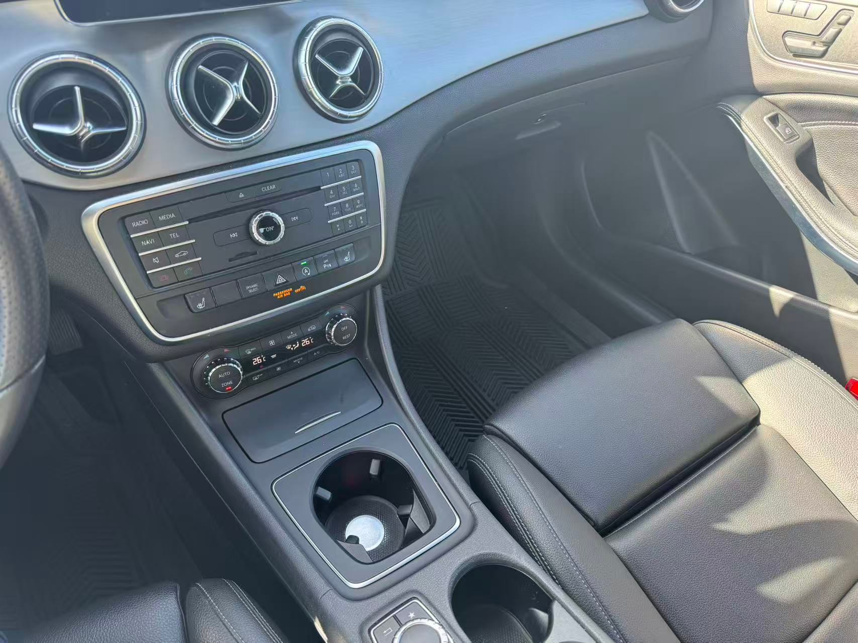 2016 Mercedes-Benz CLA-Class CLA 250 4MATIC. AMG PACKAGE. LOW KILOMETRES., 温哥华, 全款车