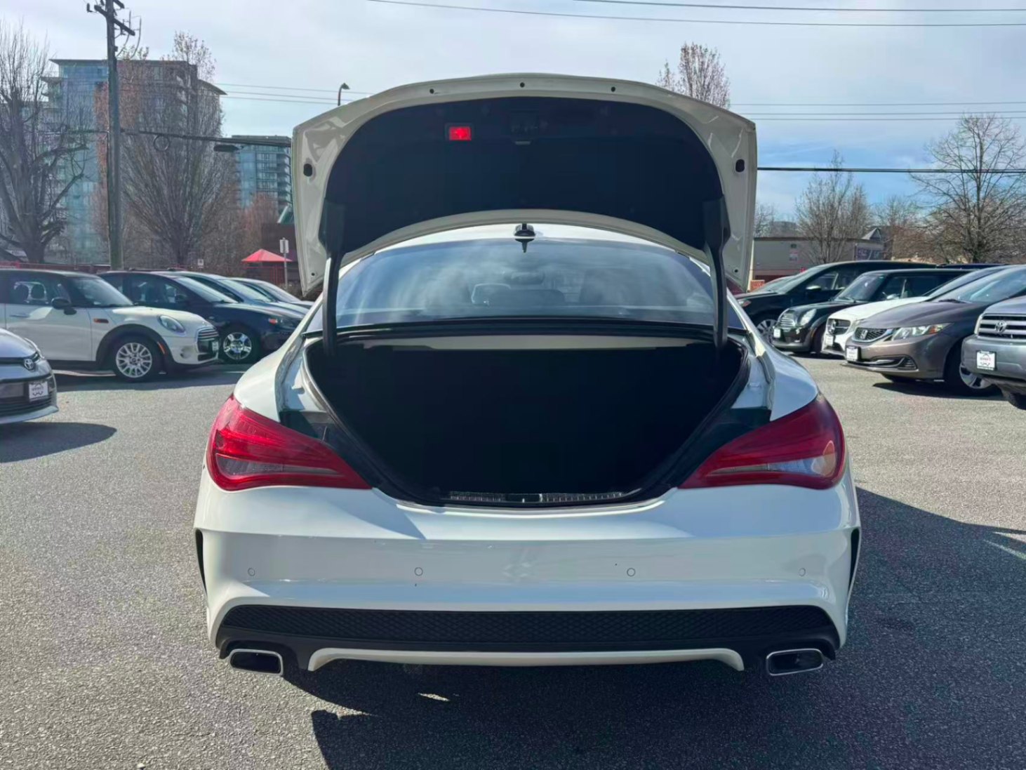 2016 Mercedes-Benz CLA-Class CLA 250 4MATIC. AMG PACKAGE. LOW KILOMETRES., 温哥华, 全款车