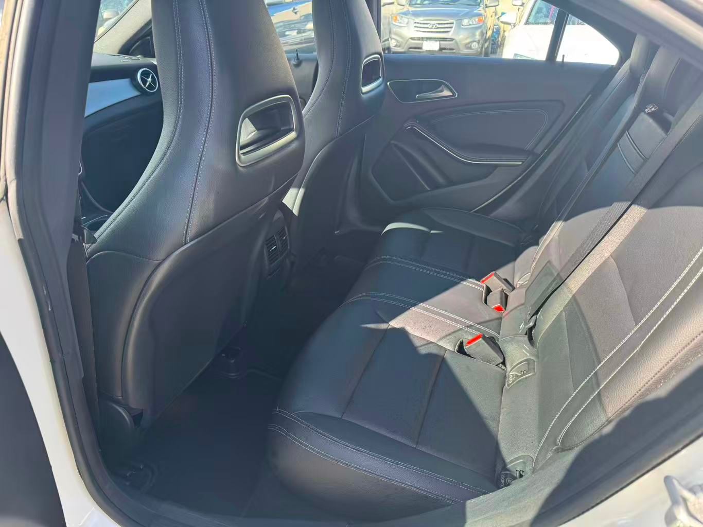 2016 Mercedes-Benz CLA-Class CLA 250 4MATIC. AMG PACKAGE. LOW KILOMETRES., 温哥华, 全款车