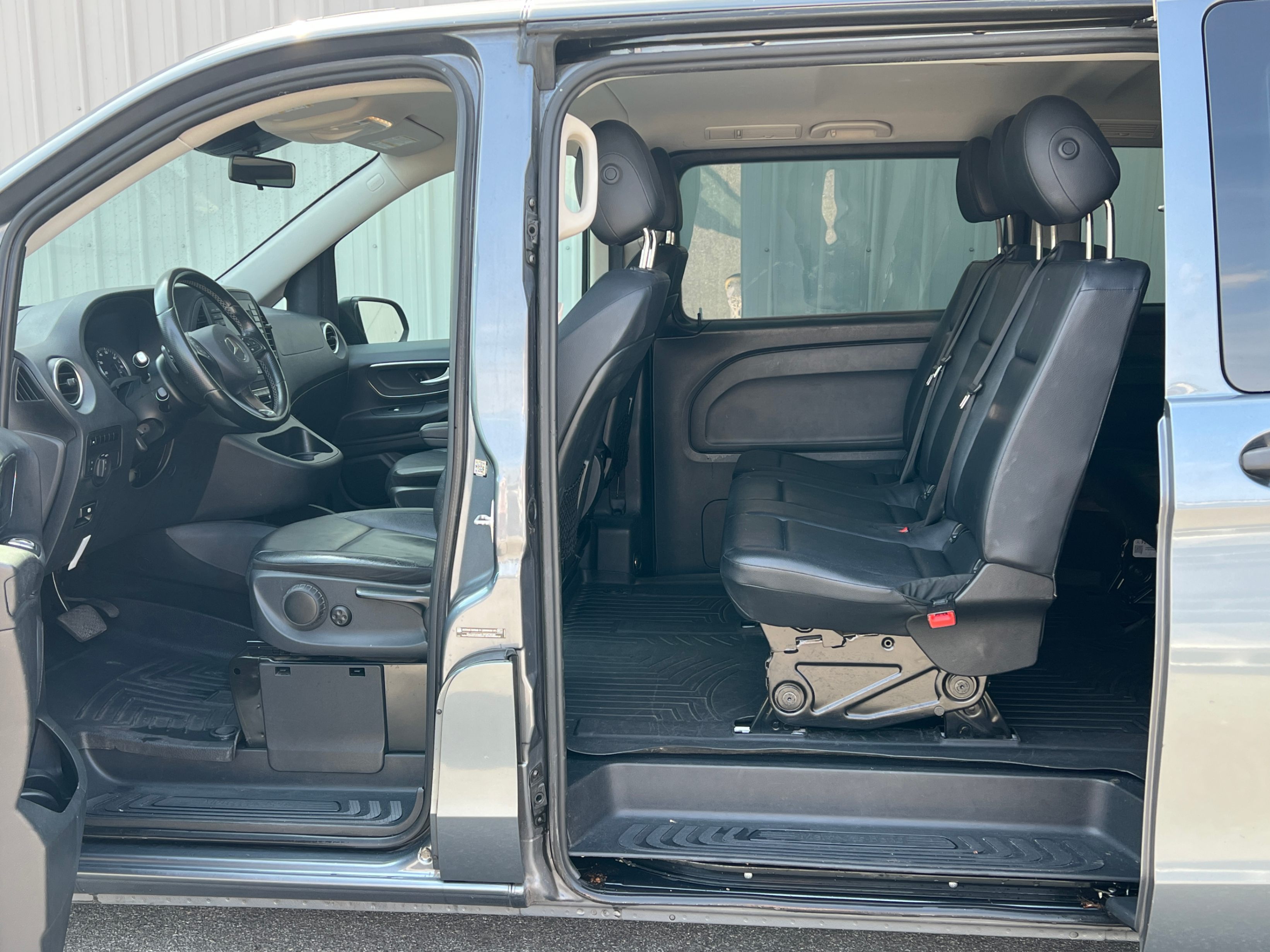 2016 Mercedes-Benz Metris Passenger RWD 126", Vancouver, Cash