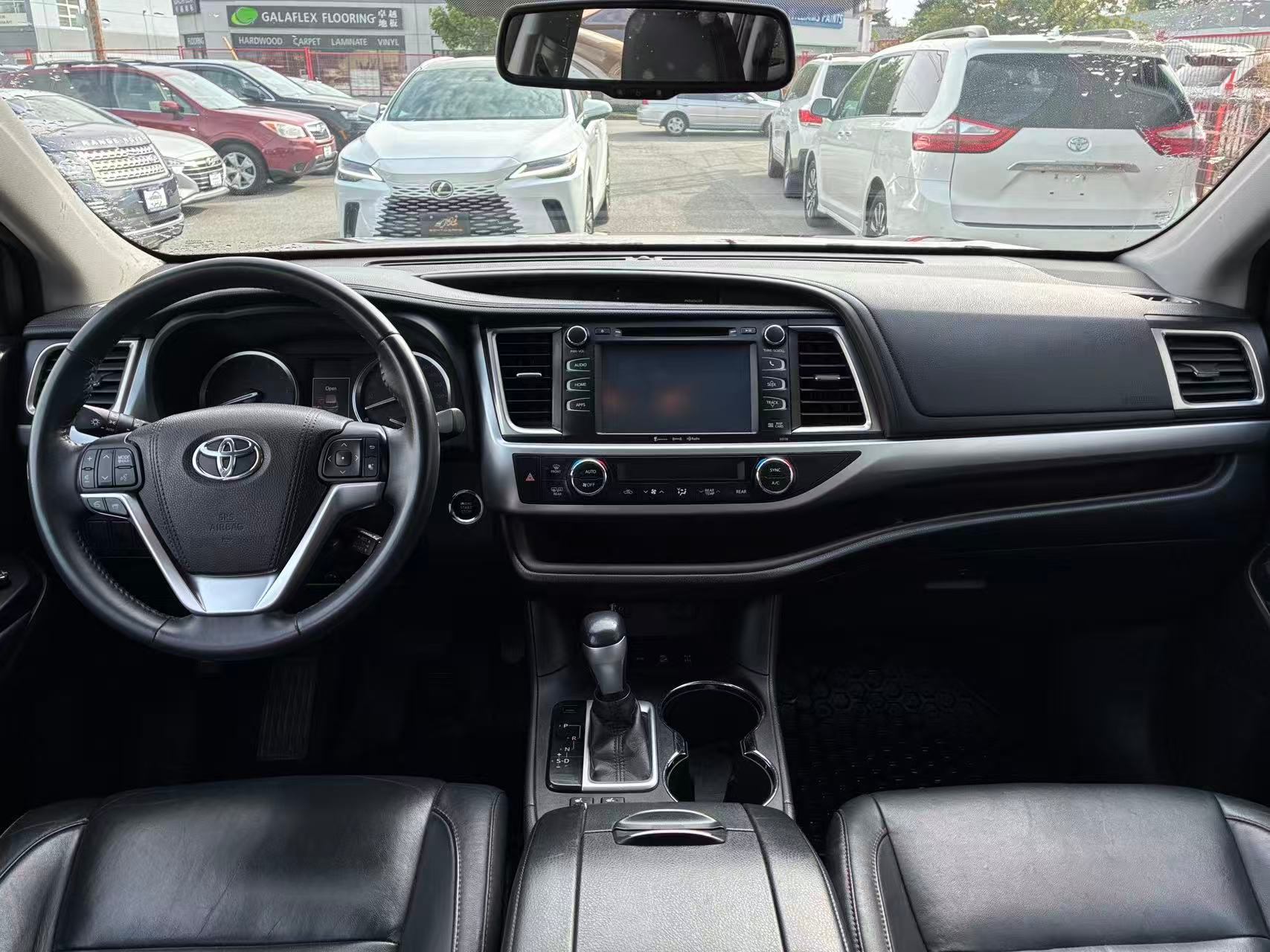2016 Toyota Highlander AWD 4dr XLE. BC LOCAL VEHICLE. FULL SERVICED., Vancouver, Cash