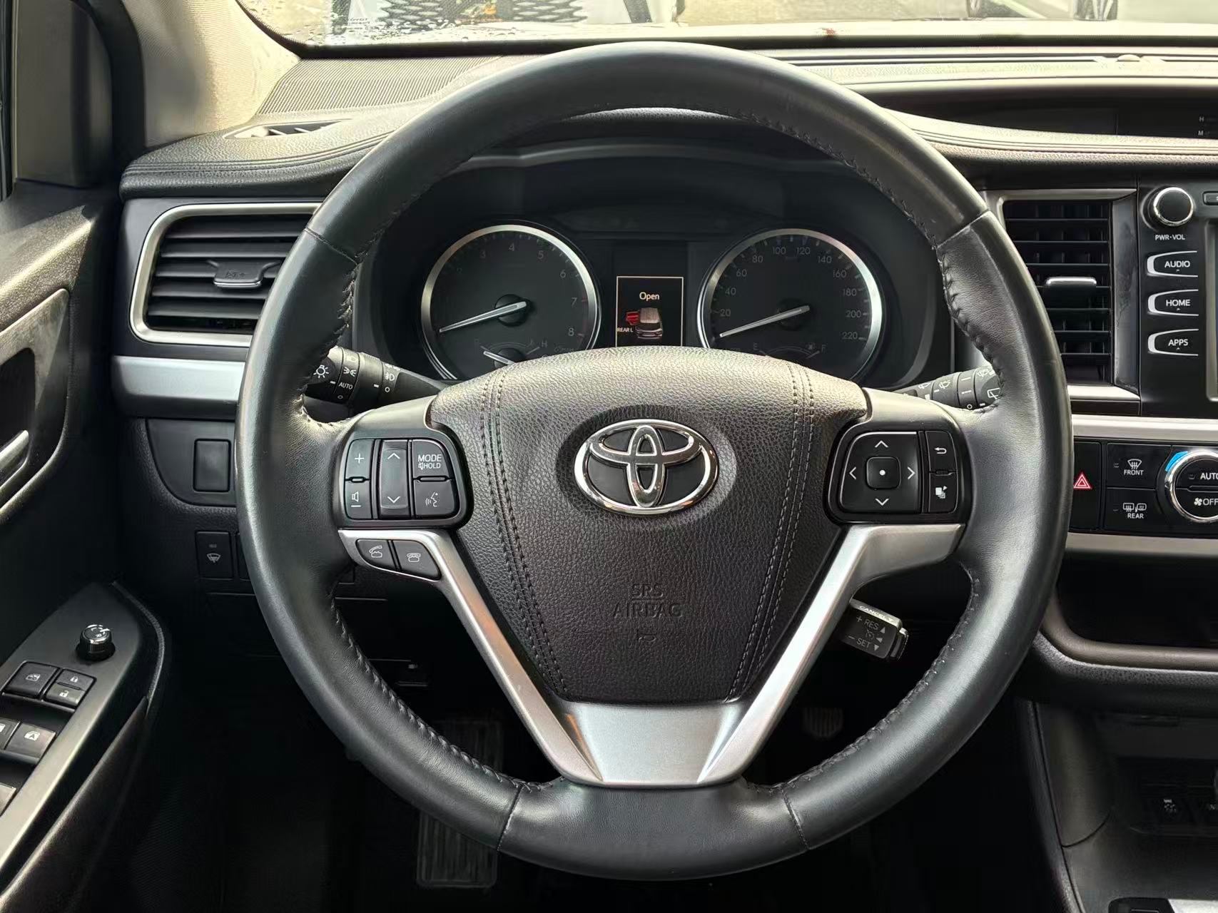 2016 Toyota Highlander AWD 4dr XLE. BC LOCAL VEHICLE. FULL SERVICED., Vancouver, Cash