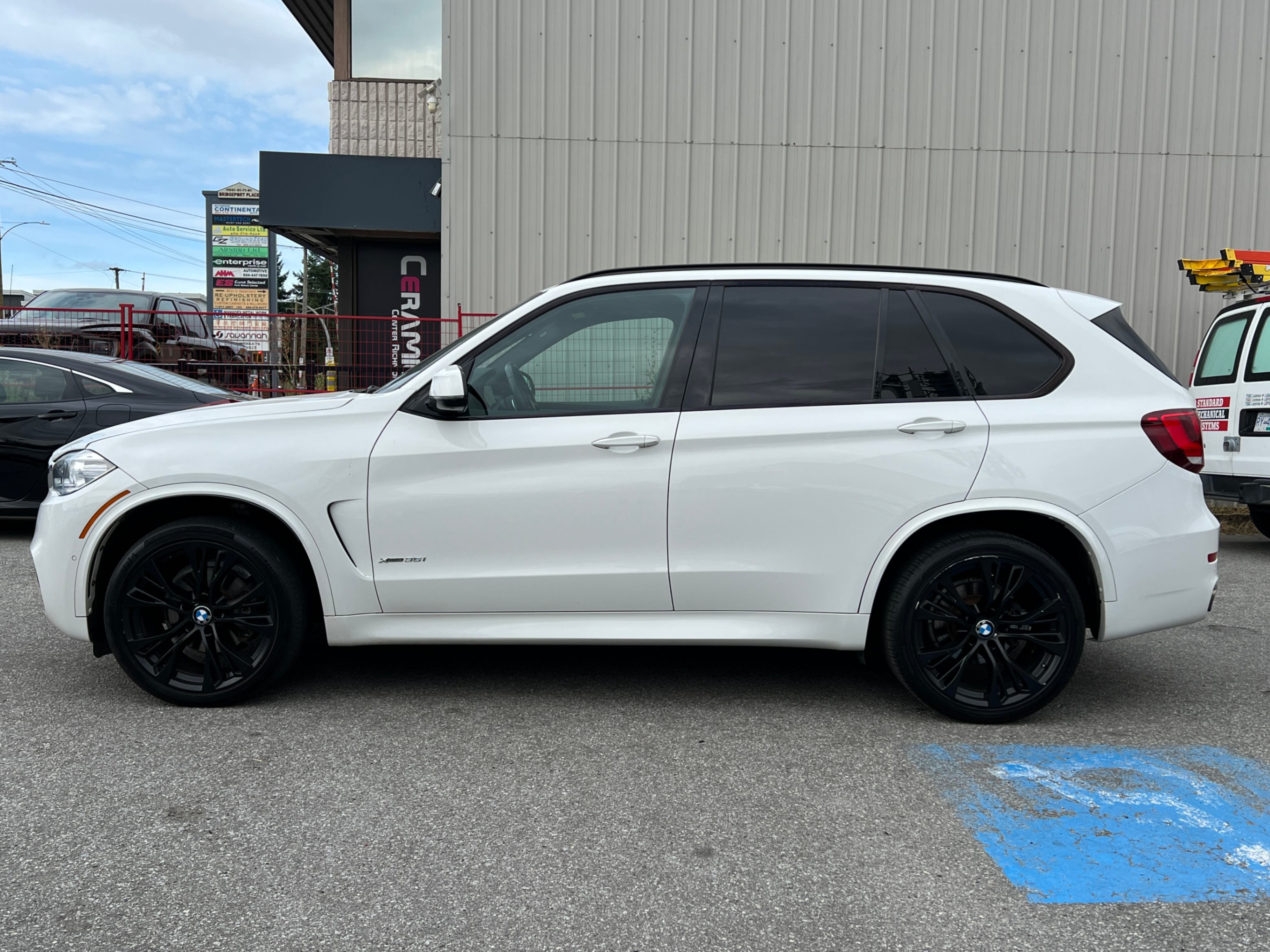 2017 BMW X5 AWD 4dr xDrive35i. NO ACCIDENTS. BC LOCAL VEHICLE., Vancouver, Cash