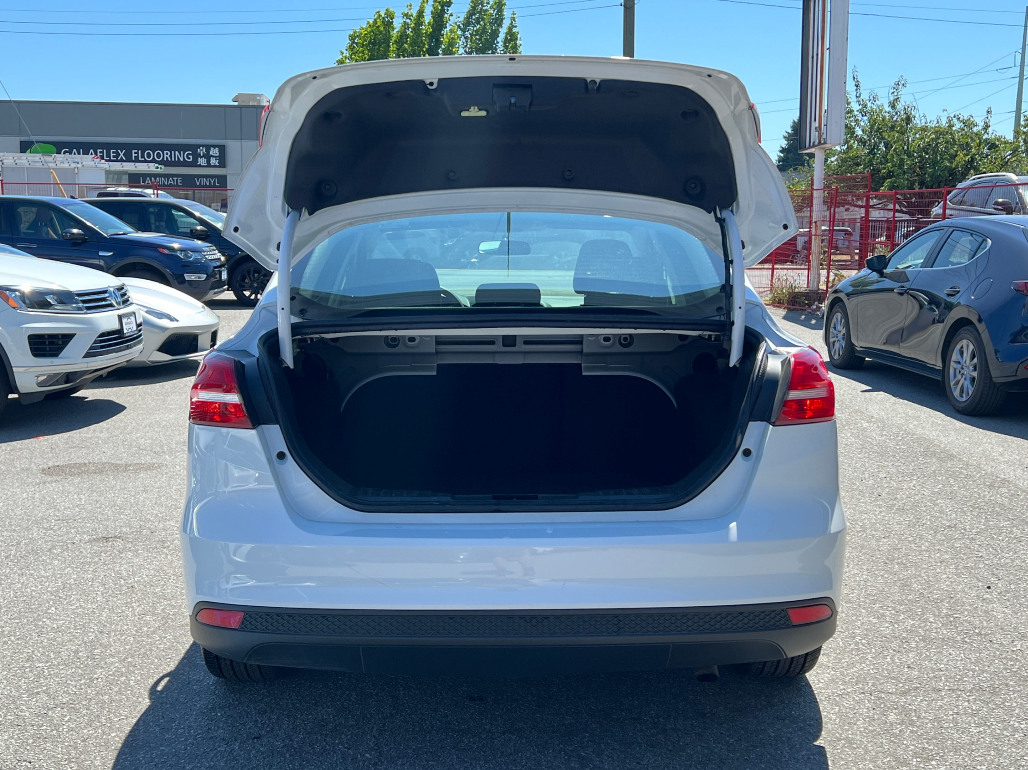 2017 Ford Focus 4dr Sdn SE. ONE OWNER. BC LOCAL VEHICLE. FULL SERVICED., Vancouver, Cash