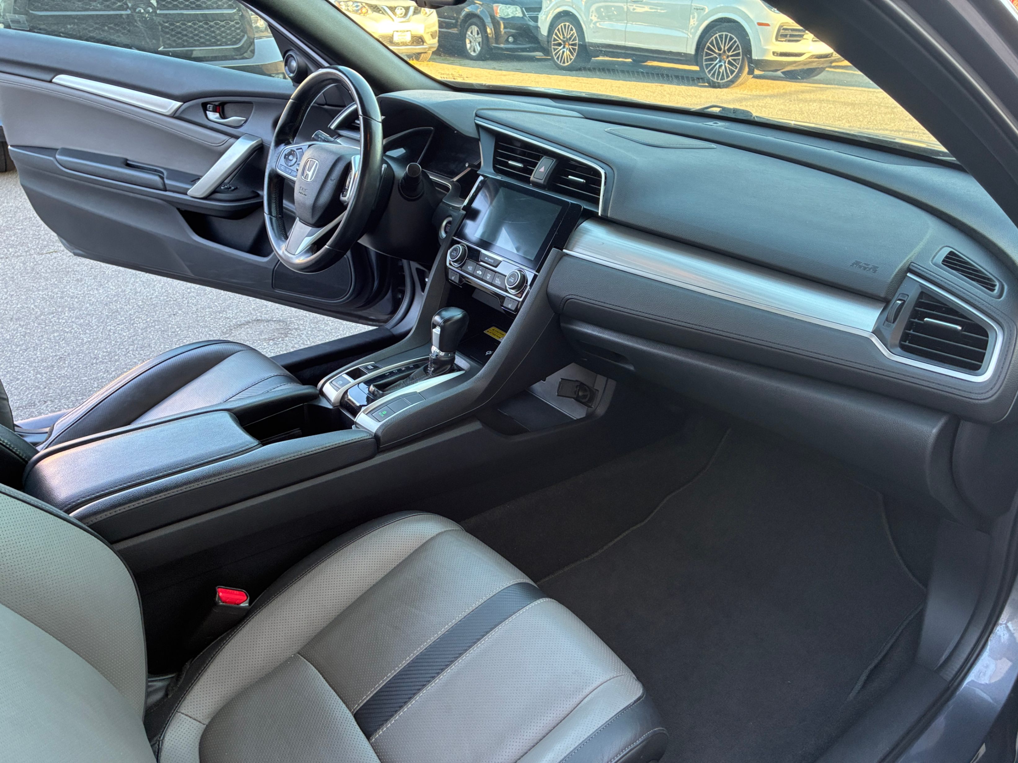 2017 Honda Civic 2dr CVT Touring. BC LOCAL VEHICLE. TOP TRIM., 温哥华, 全款车