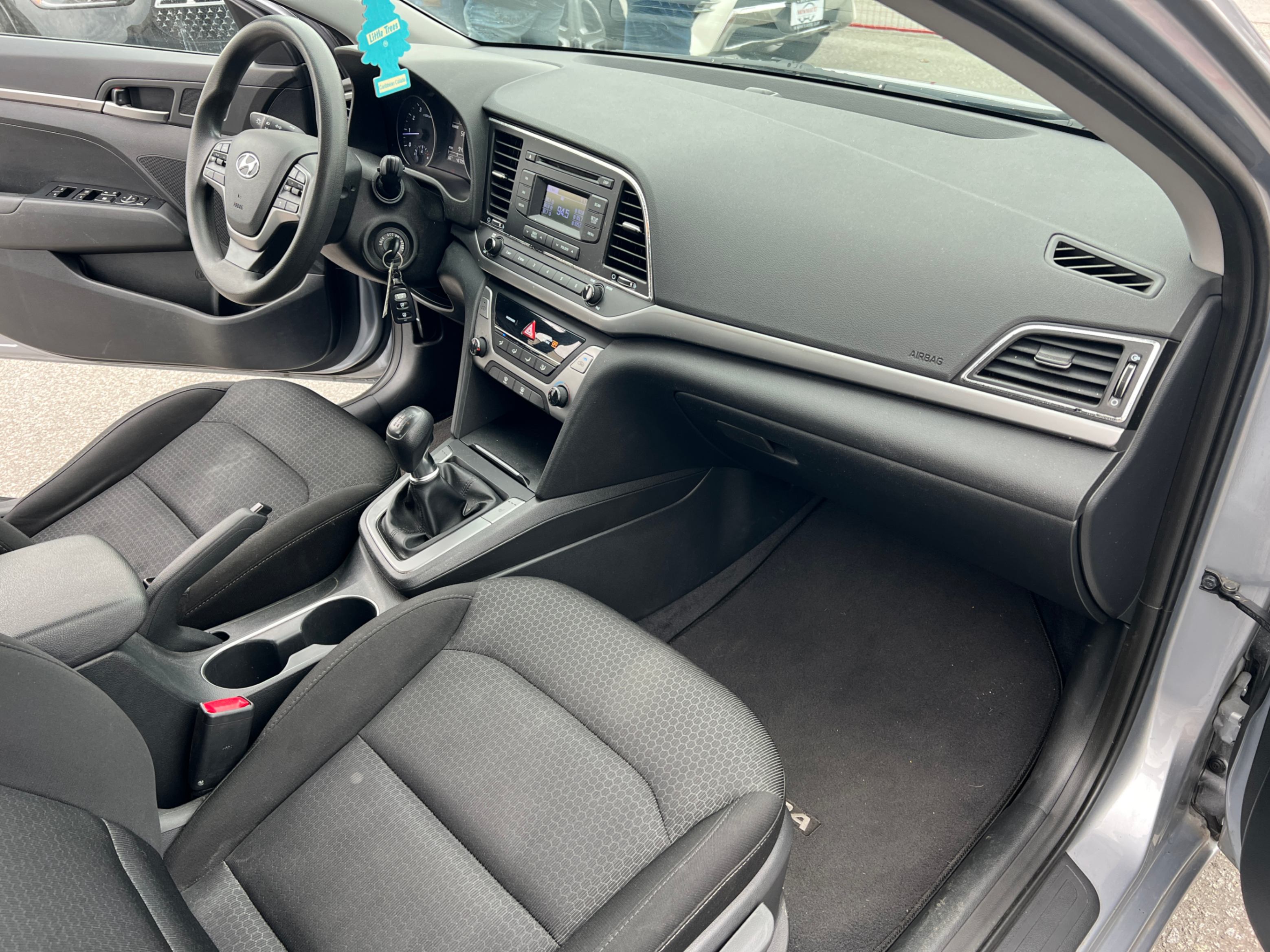 2017 Hyundai Elantra 4dr Sdn Man L, 温哥华, 全款车