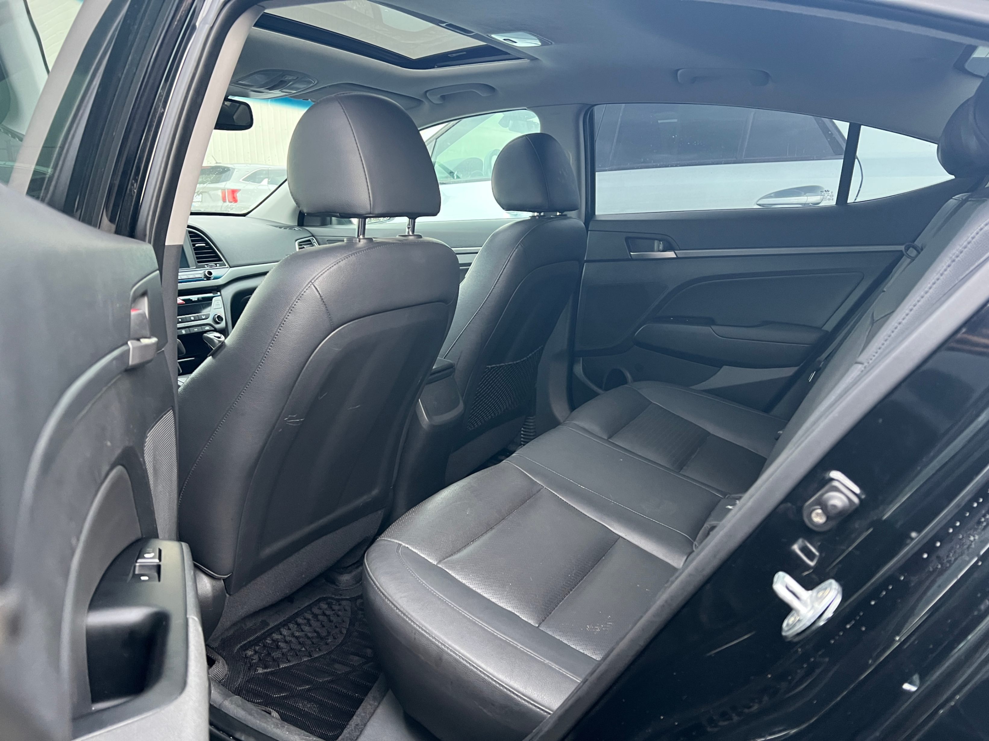 2017 Hyundai Elantra 4dr Sdn Auto Limited Ultimate *Ltd Avail*. BC LOCAL VEHICLE., 温哥华, 全款车