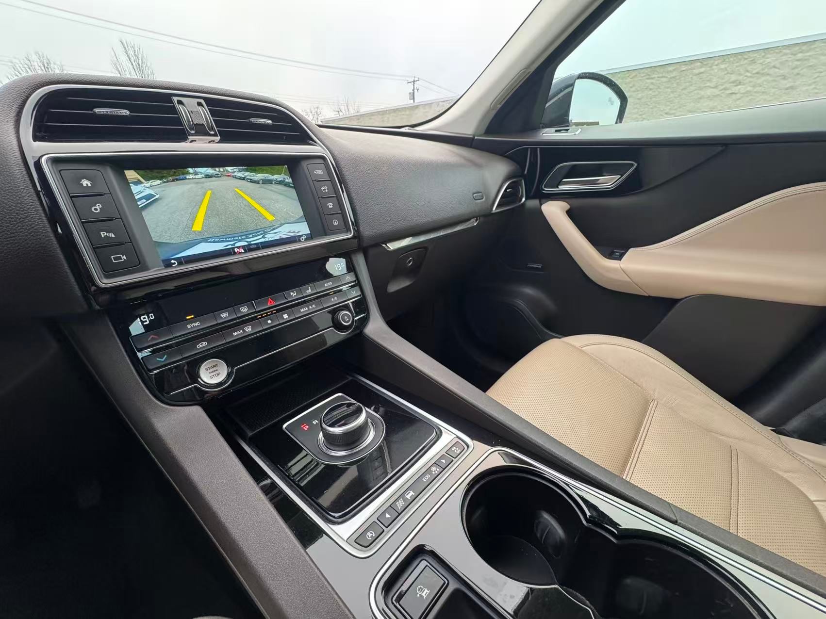 2017 Jaguar F-PACE AWD Prestige. LOCAL B..., Vancouver, Cash