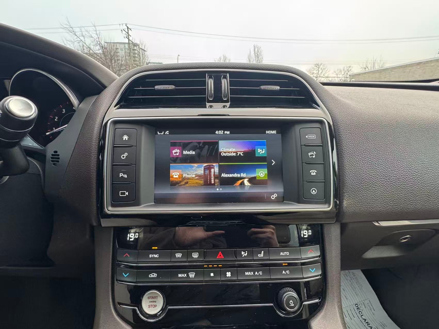 2017 Jaguar F-PACE AWD Prestige. LOCAL B..., Vancouver, Cash