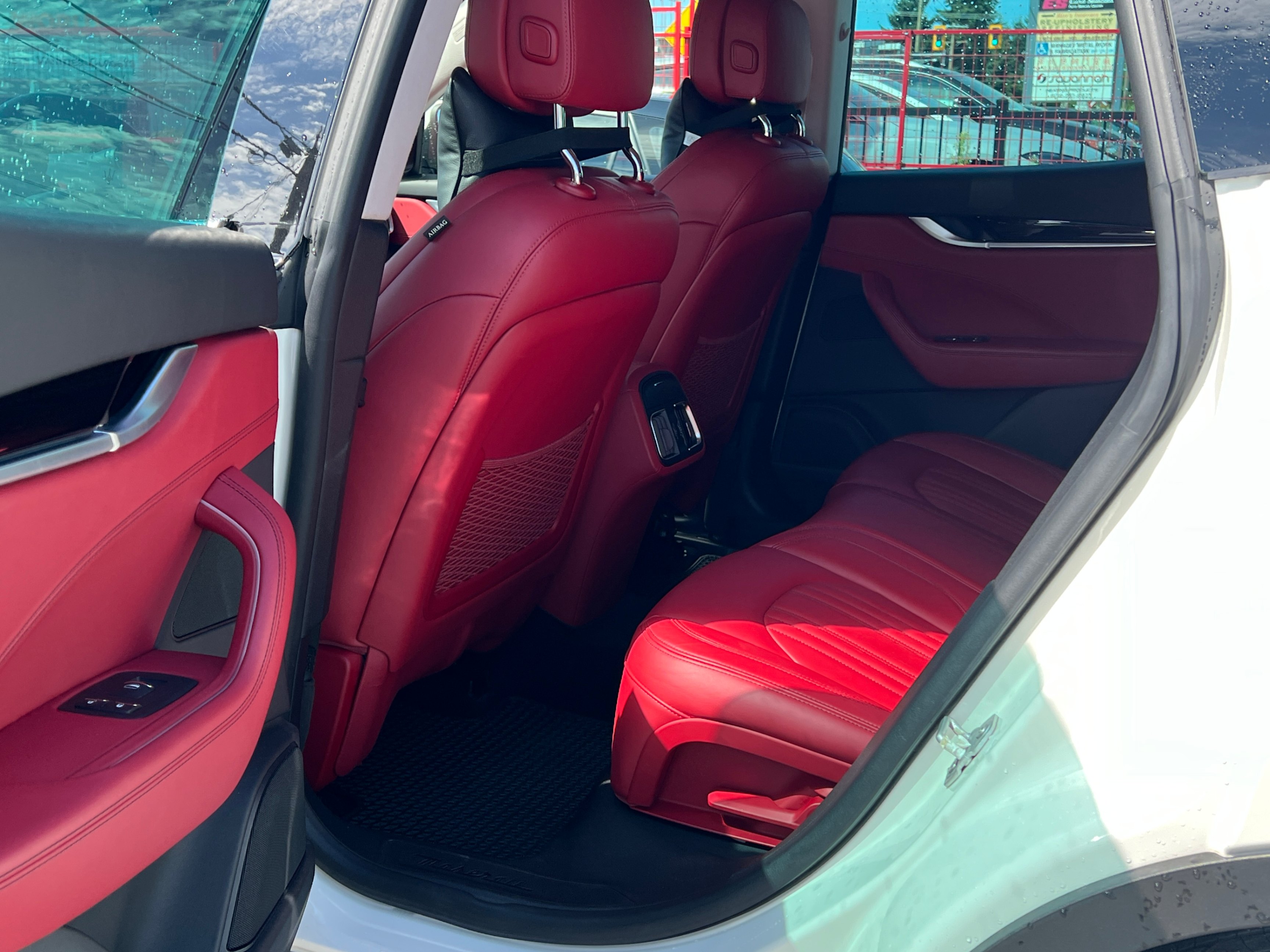 2017 Maserati Levante 3.0L. BC LOCAL VEHICLE. LOW MILEAGE., Vancouver, Cash