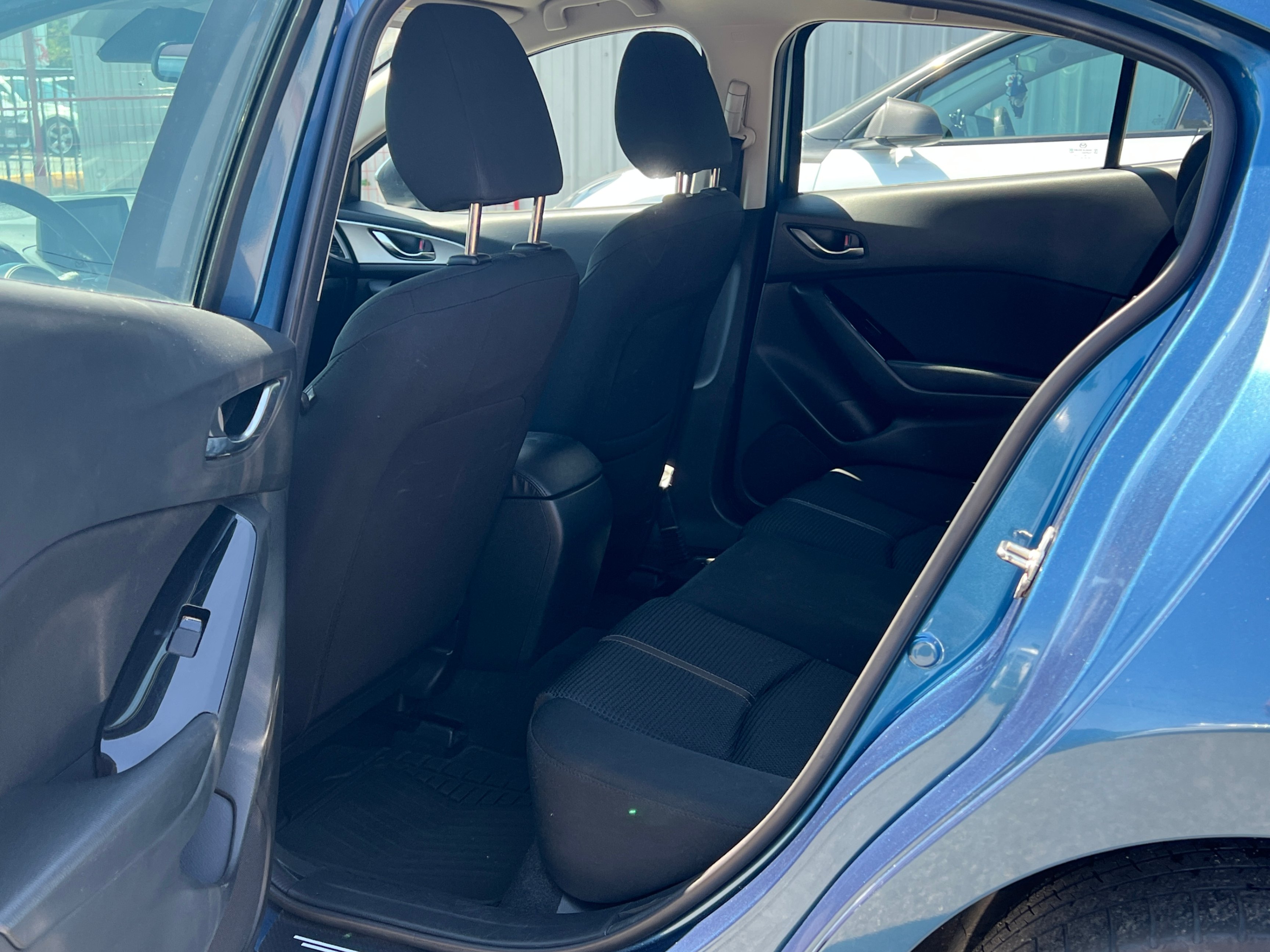 2017 Mazda Mazda3 4dr Sdn Manual GS, Vancouver, Cash
