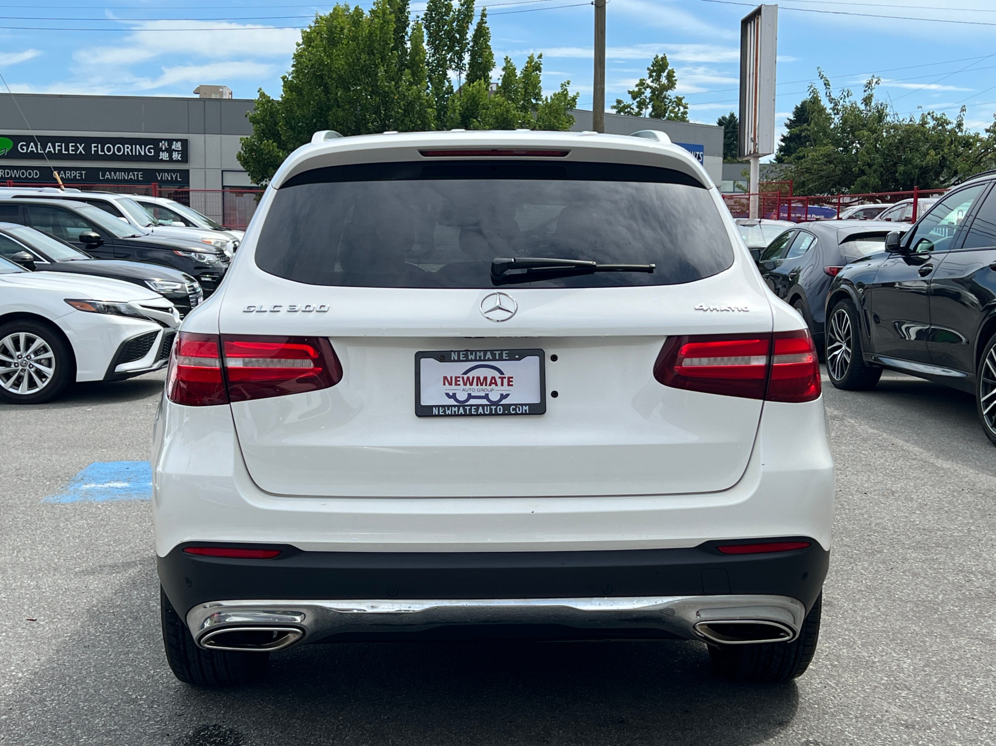 2017 Mercedes-Benz GLC-class 4MATIC 4dr GLC 300., Vancouver, Cash