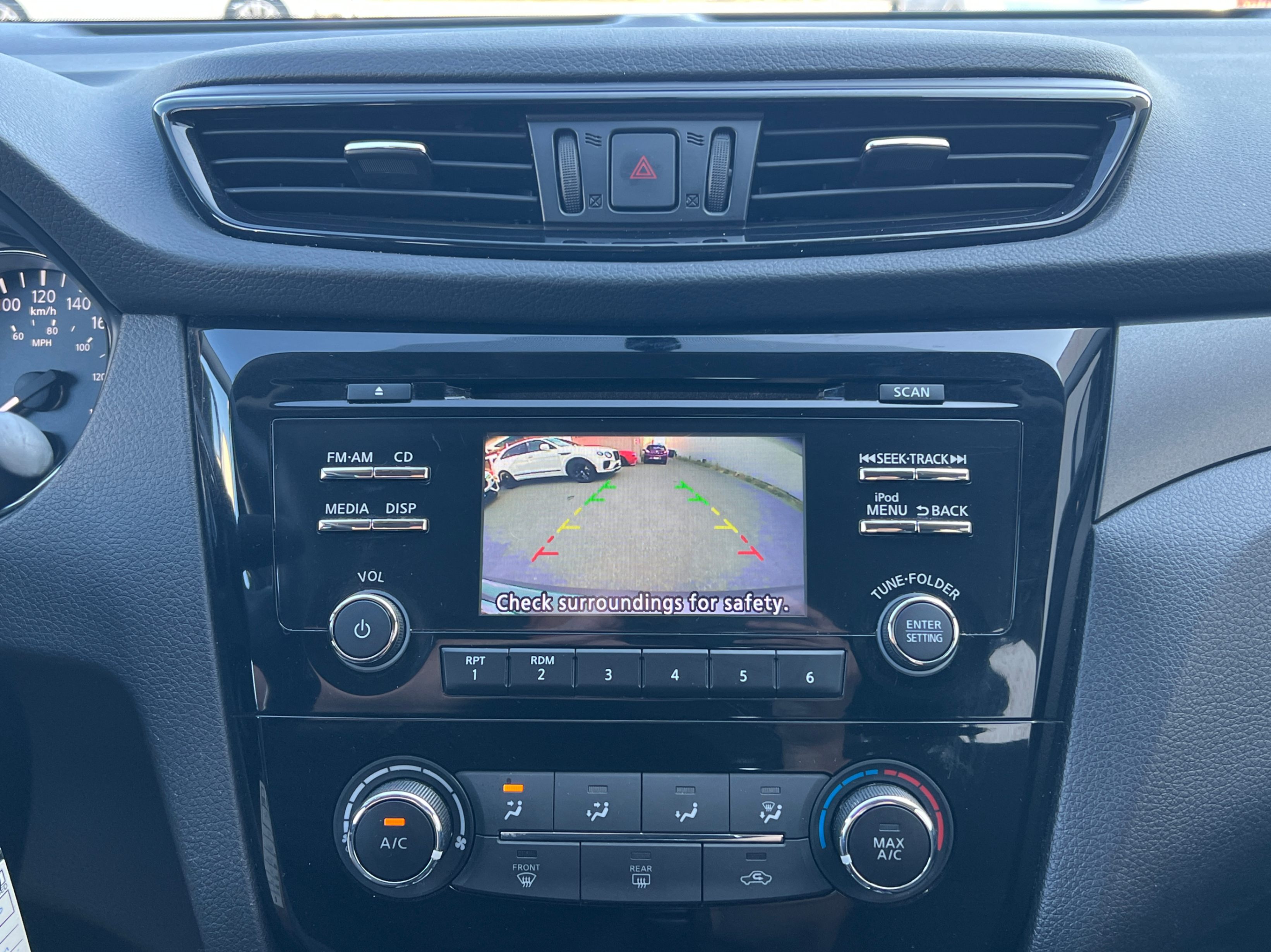 2017 Nissan Qashqai FWD 4dr S. BC LOCAL VEHICLE. REBUILT TITLE., Vancouver, Cash
