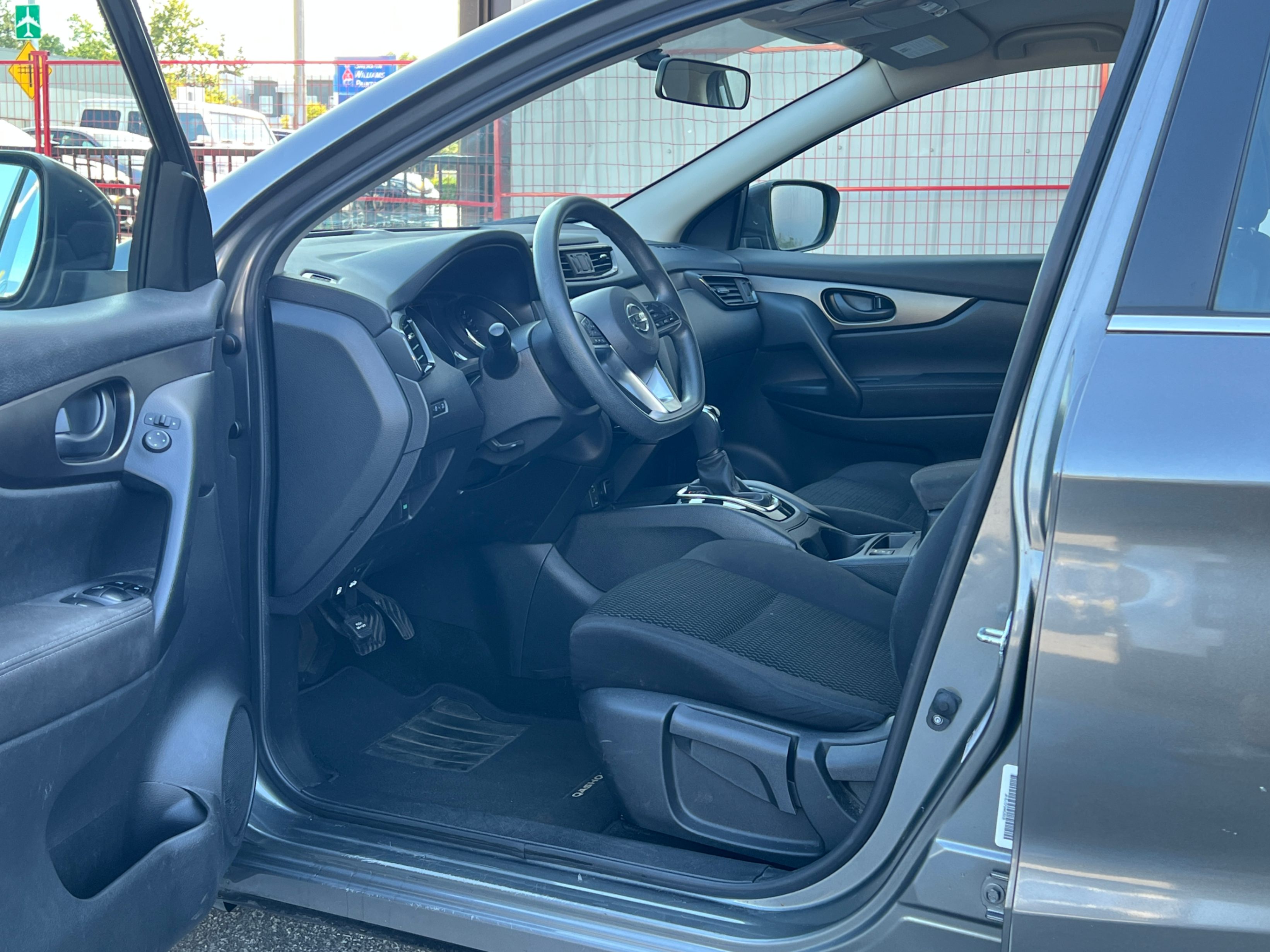 2017 Nissan Qashqai FWD 4dr S. BC LOCAL VEHICLE. REBUILT TITLE., Vancouver, Cash