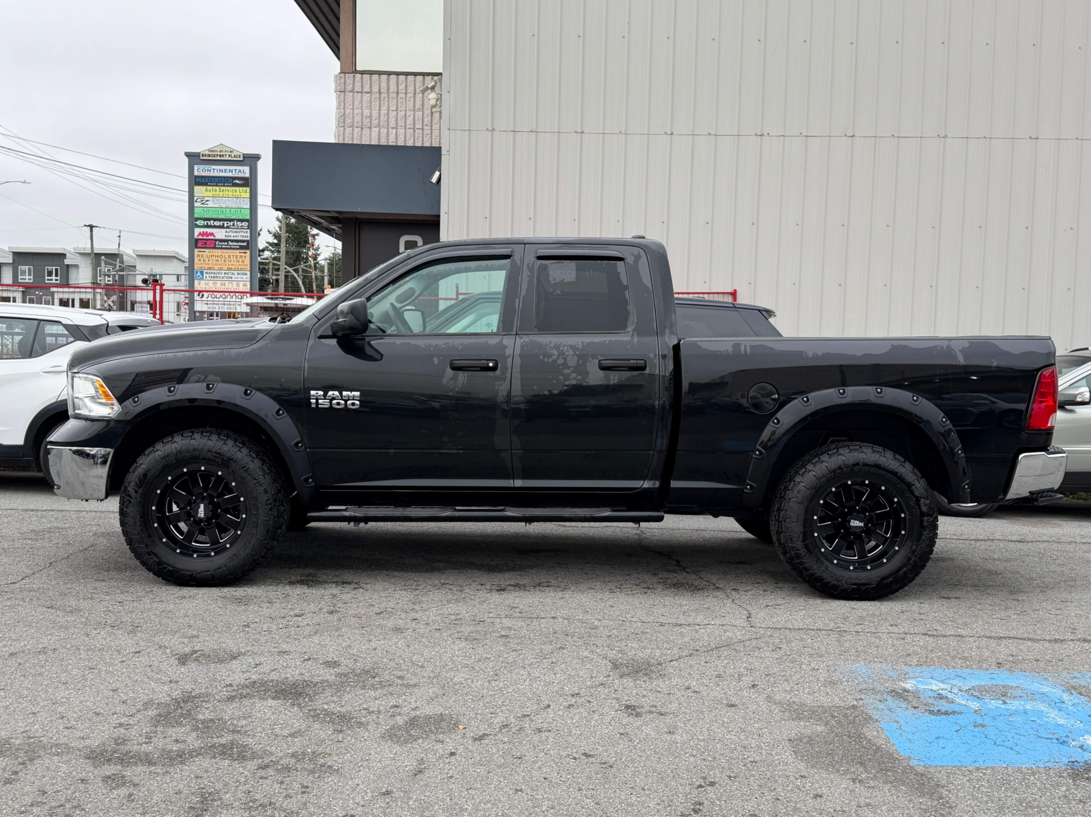 2017 Ram 1500 4WD Quad Cab 140.5" ST. NO ACCIDENTS. BC LOCAL VEHICLE., 温哥华, 全款车