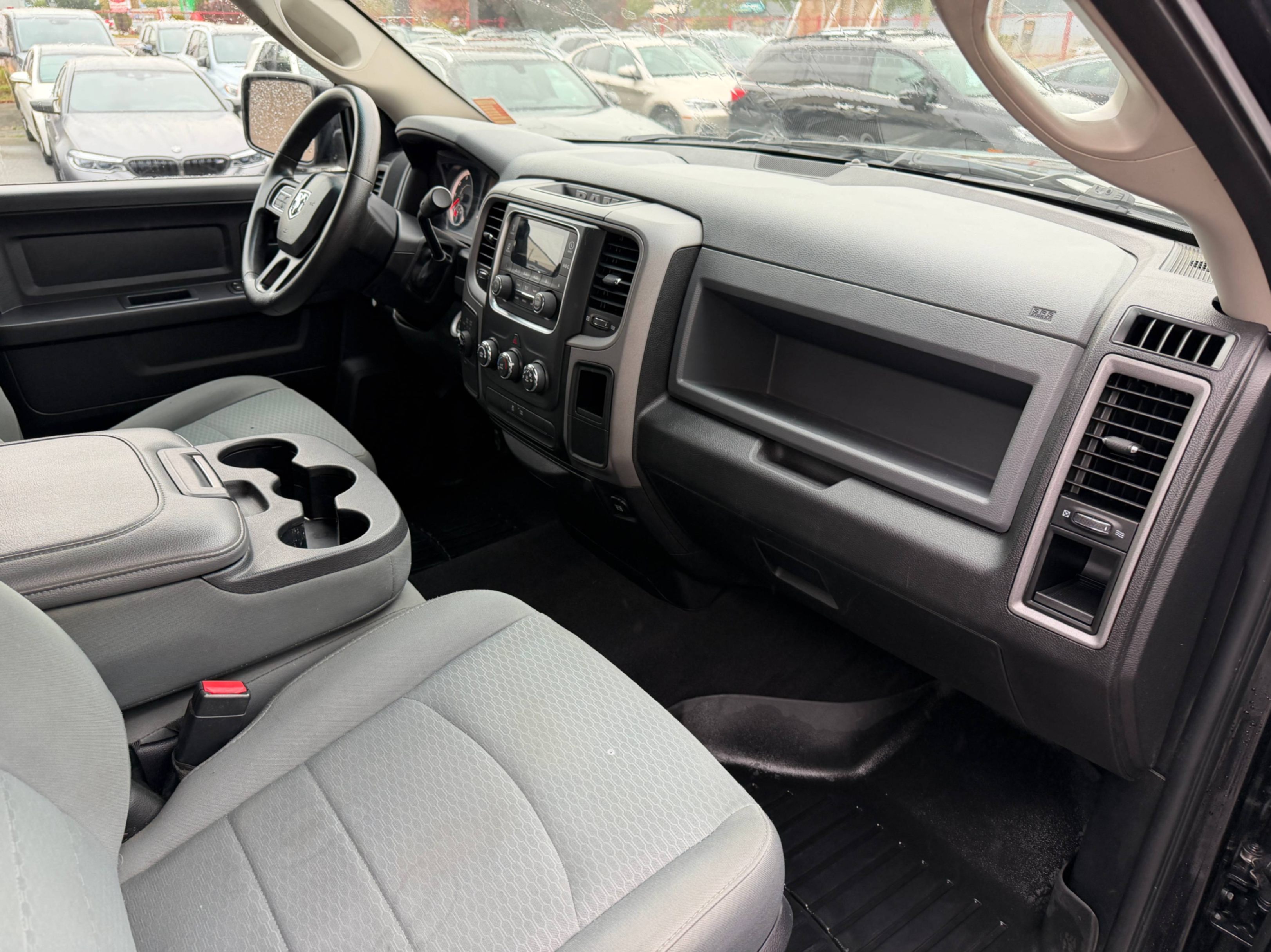 2017 Ram 1500 4WD Quad Cab 140.5" ST. NO ACCIDENTS. BC LOCAL VEHICLE., 温哥华, 全款车