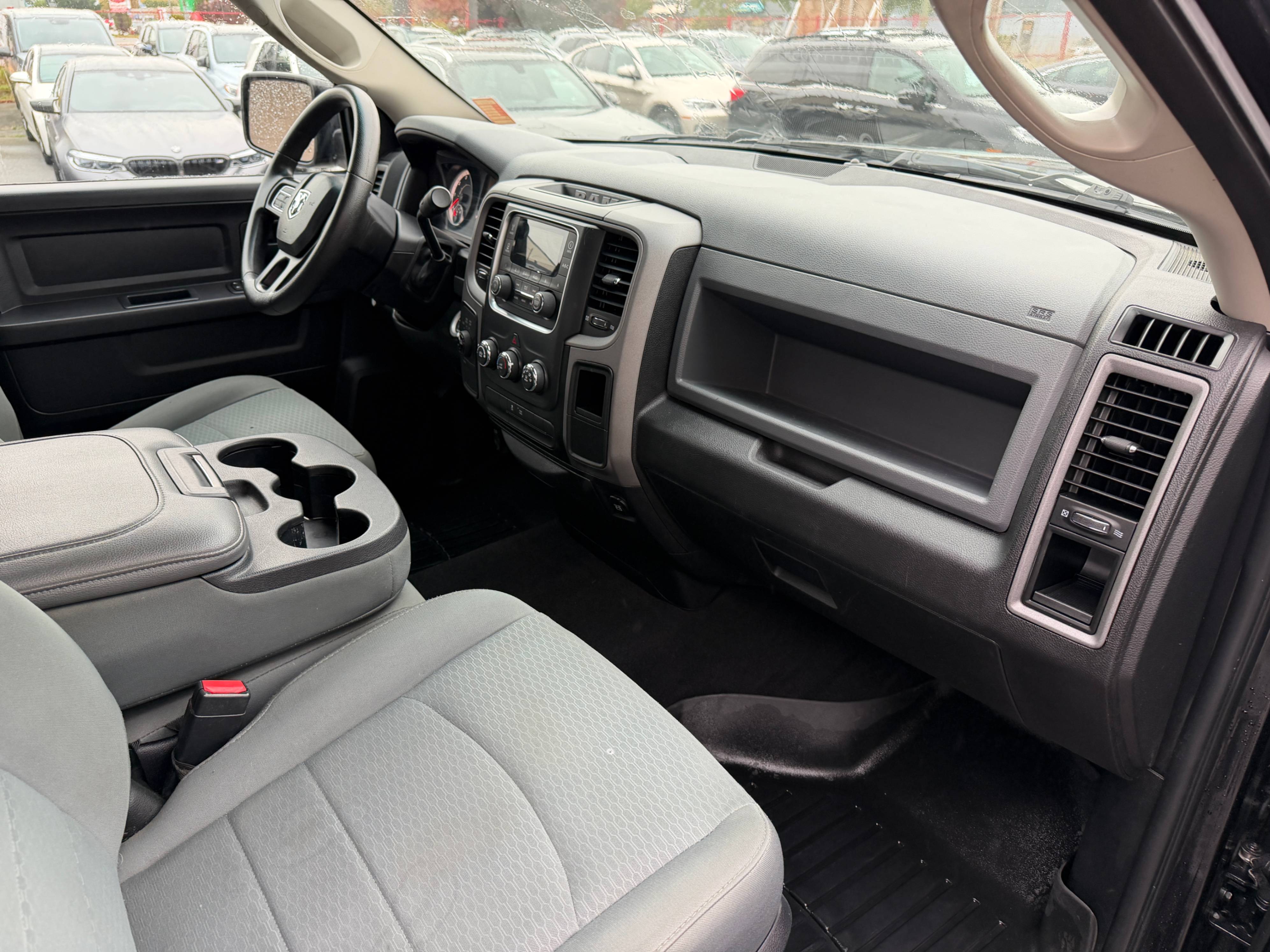 2017 Ram 1500 4WD Quad Cab 140.5" ST. NO ACCIDENTS. BC LOCAL VEHICLE., 温哥华, 全款车