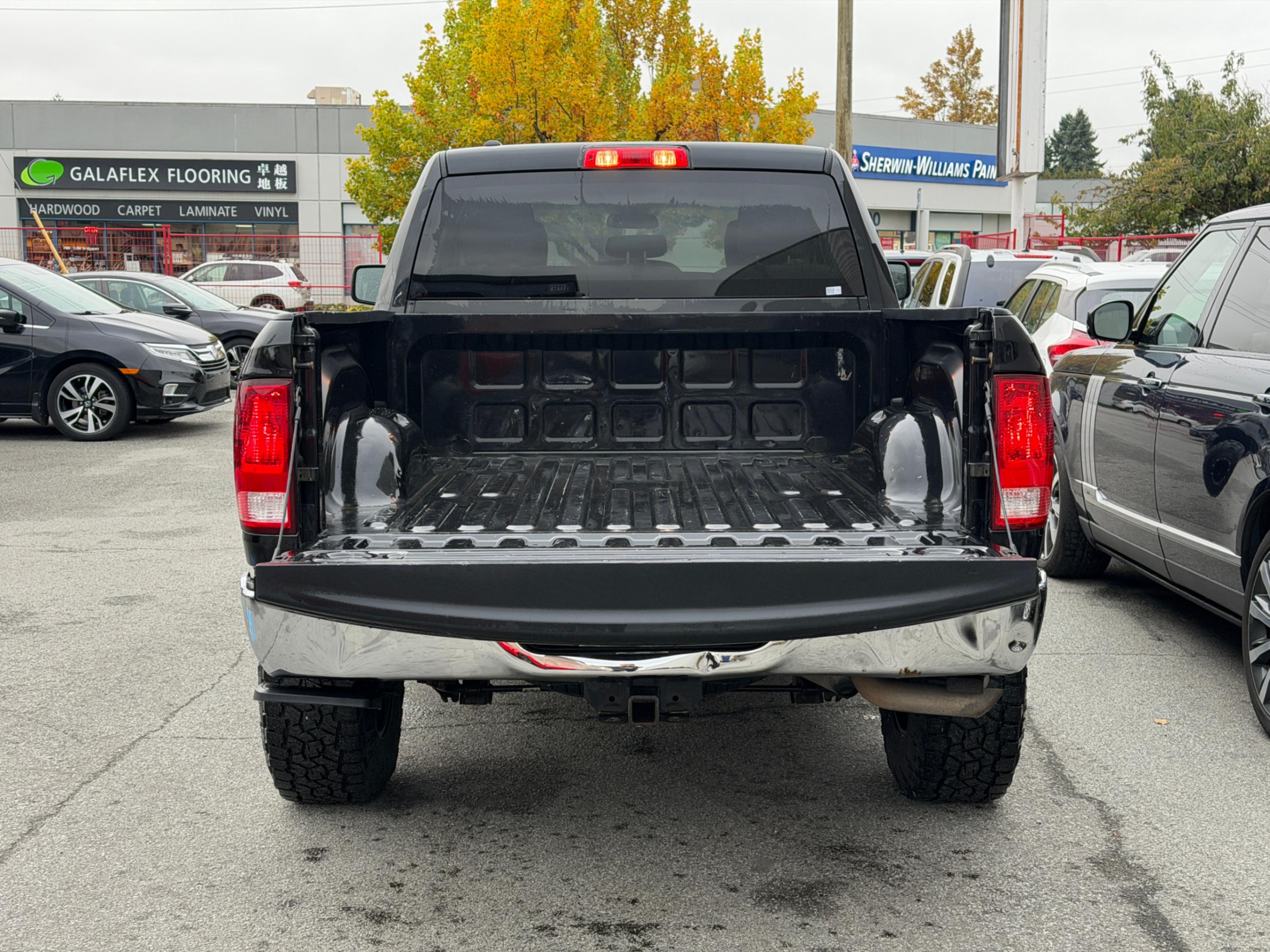 2017 Ram 1500 4WD Quad Cab 140.5" ST. NO ACCIDENTS. BC LOCAL VEHICLE., 温哥华, 全款车
