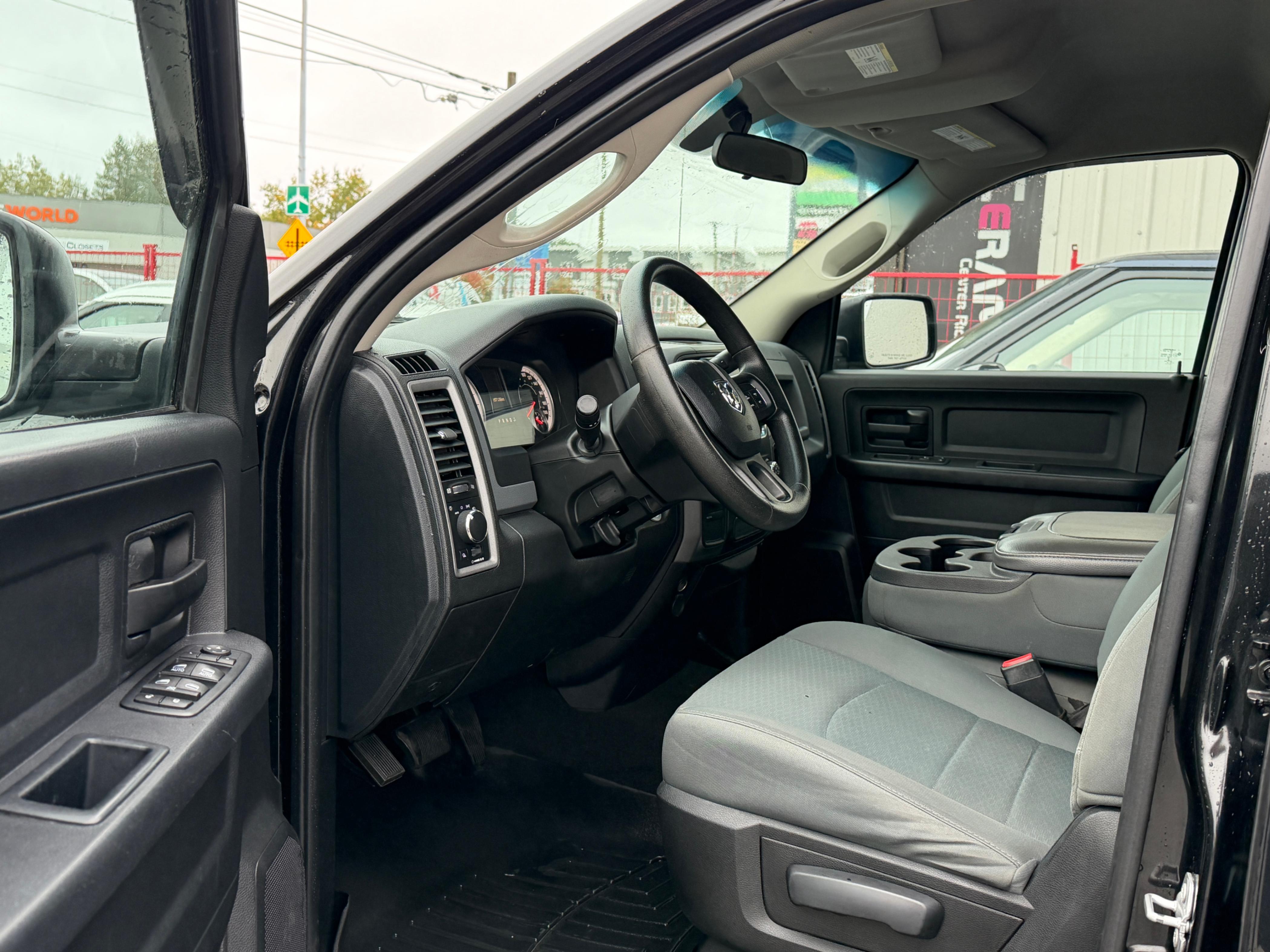 2017 Ram 1500 4WD Quad Cab 140.5" ST. NO ACCIDENTS. BC LOCAL VEHICLE., 温哥华, 全款车