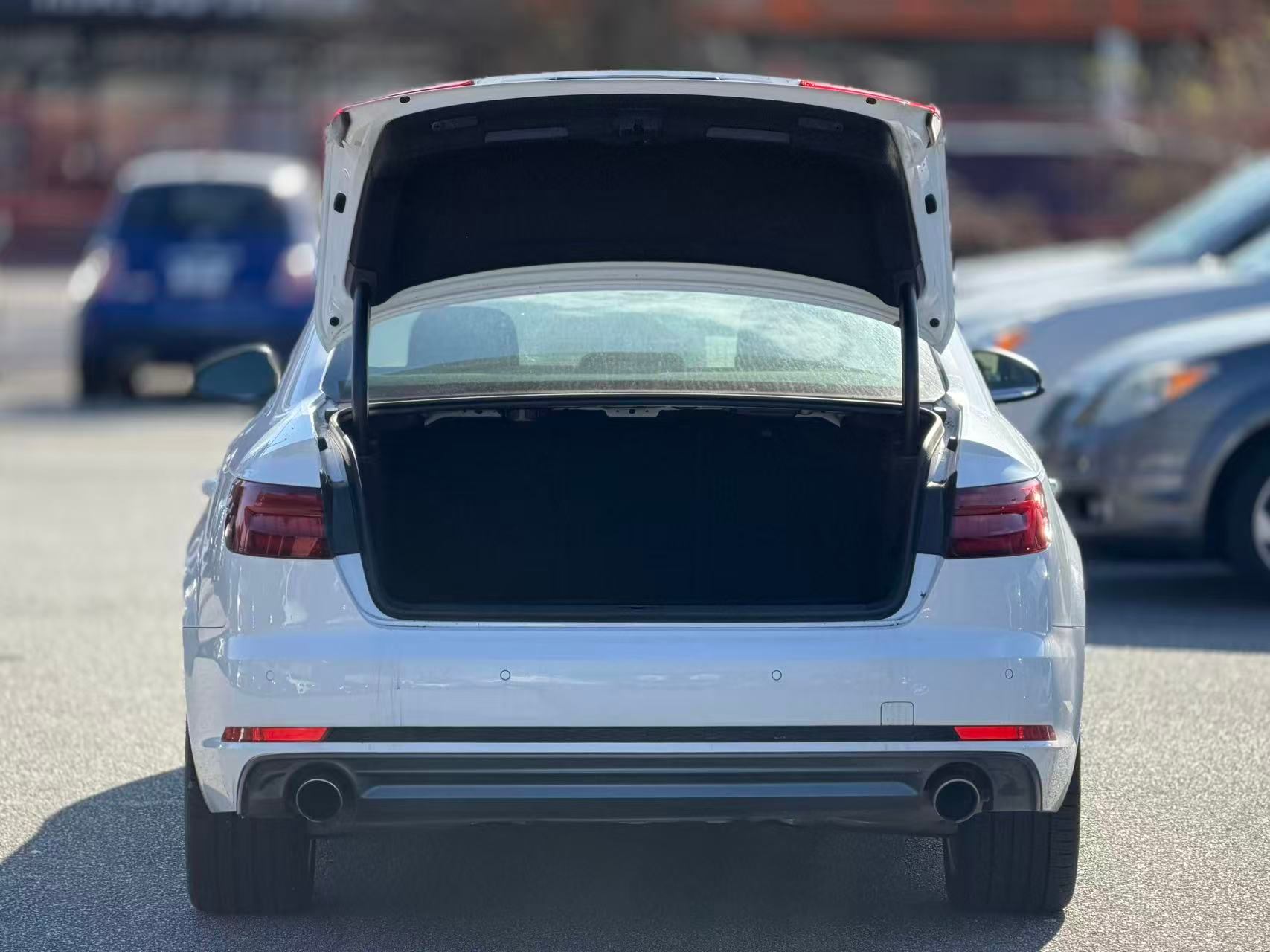 2018 Audi A4 quattro Progressiv. LOCAL B..., Vancouver, Cash