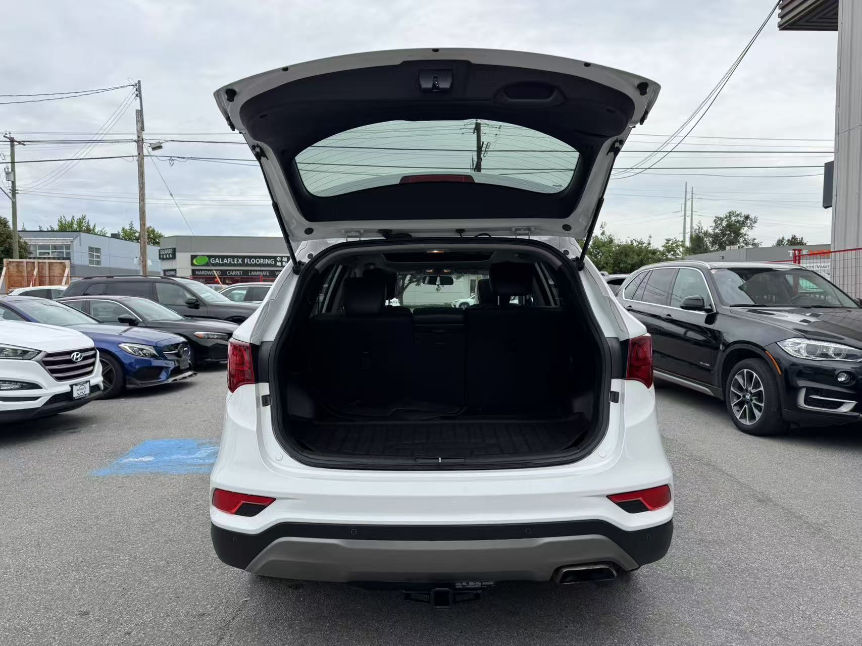 2018 Hyundai Santa Fe Sport 2.4L SE AWD. No Accident. BC Local Car., 温哥华, 全款车