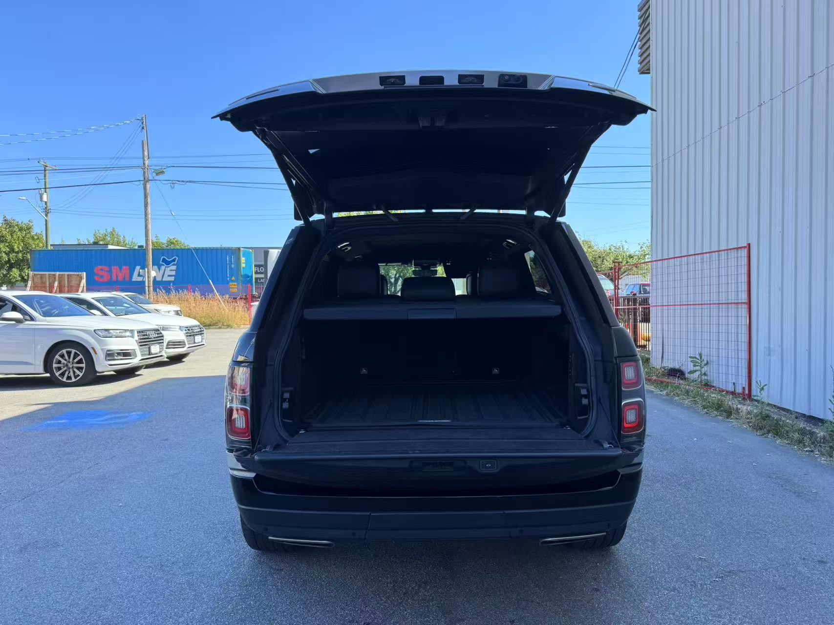 2018 Land Rover Range Rover V8 Supercharged LWB. BC LOCAL VEHICLE., Vancouver, Cash