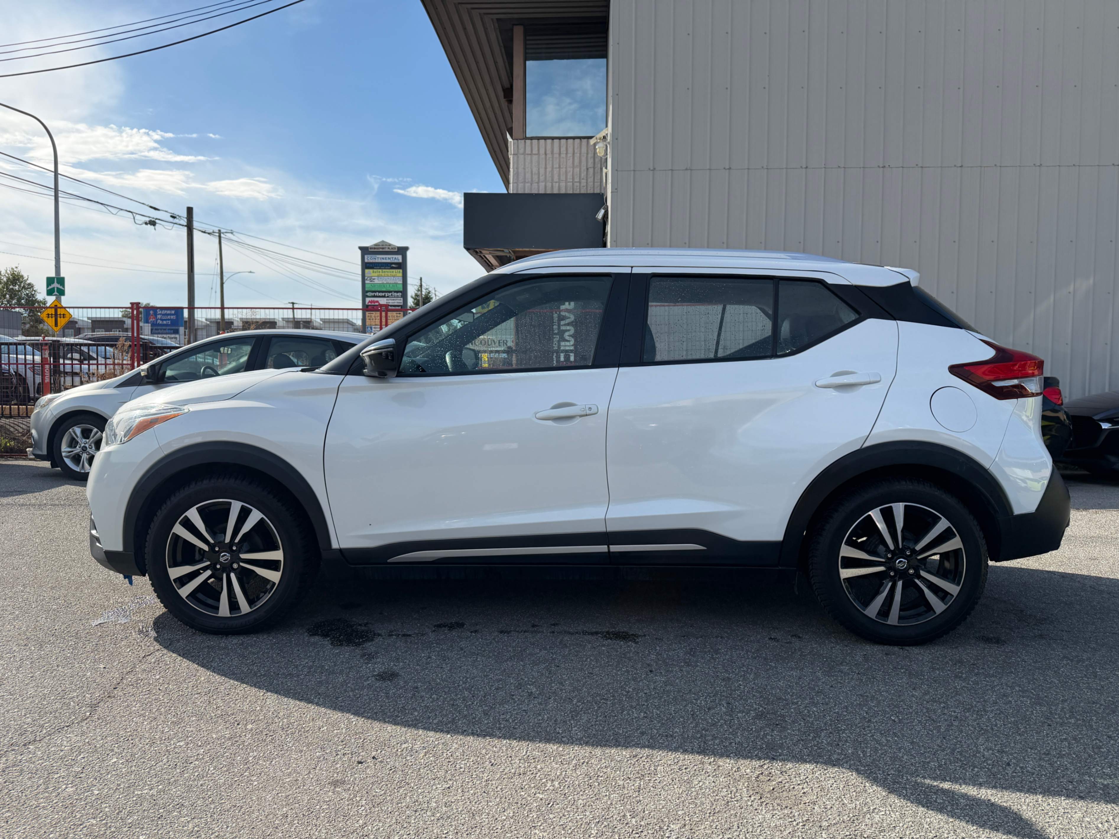 2018 Nissan Kicks SL. BC LOCAL VEHICLE. REBUILT TITLE*, Vancouver, Cash