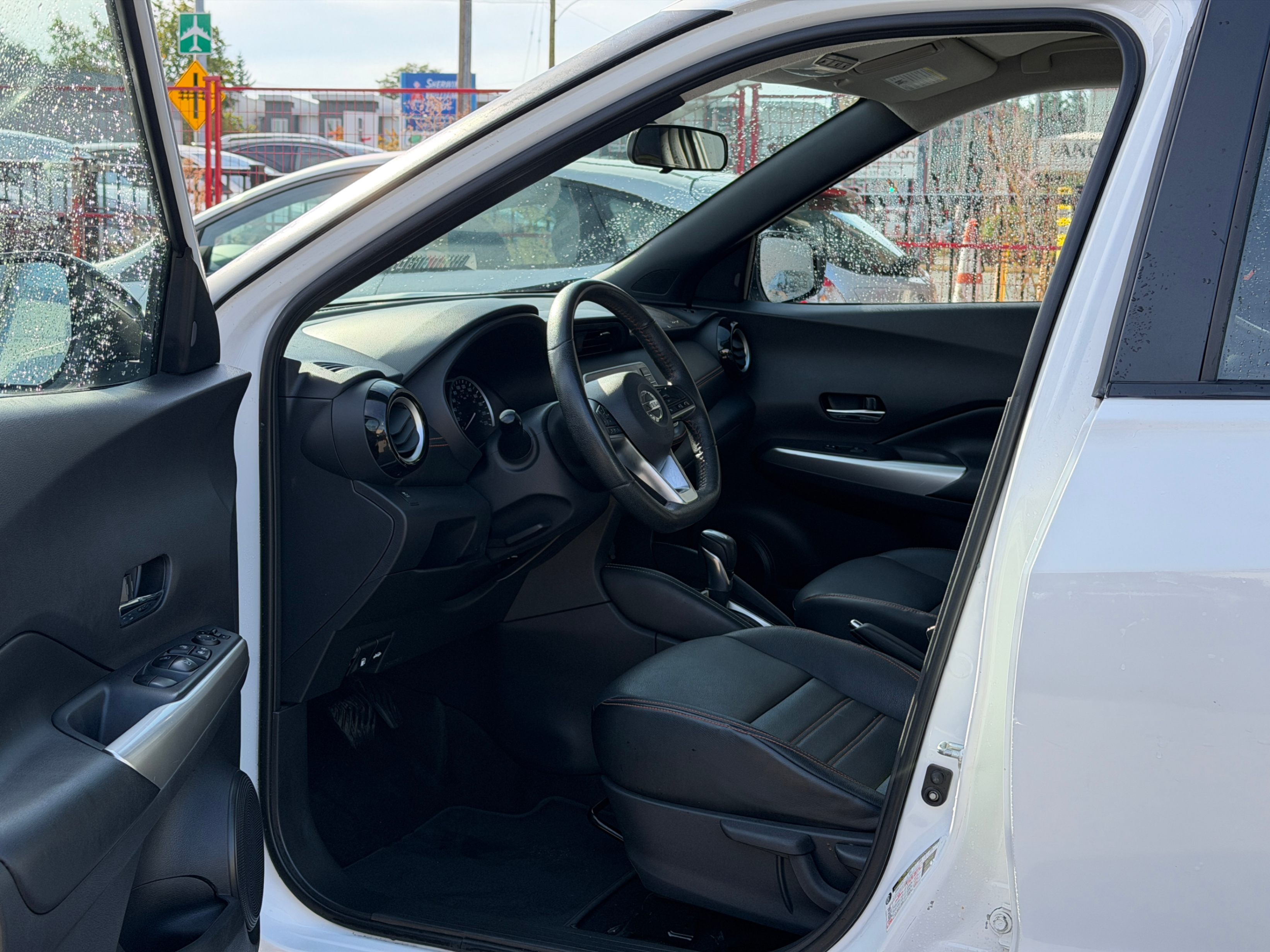 2018 Nissan Kicks SL. BC LOCAL VEHICLE. REBUILT TITLE*, Vancouver, Cash