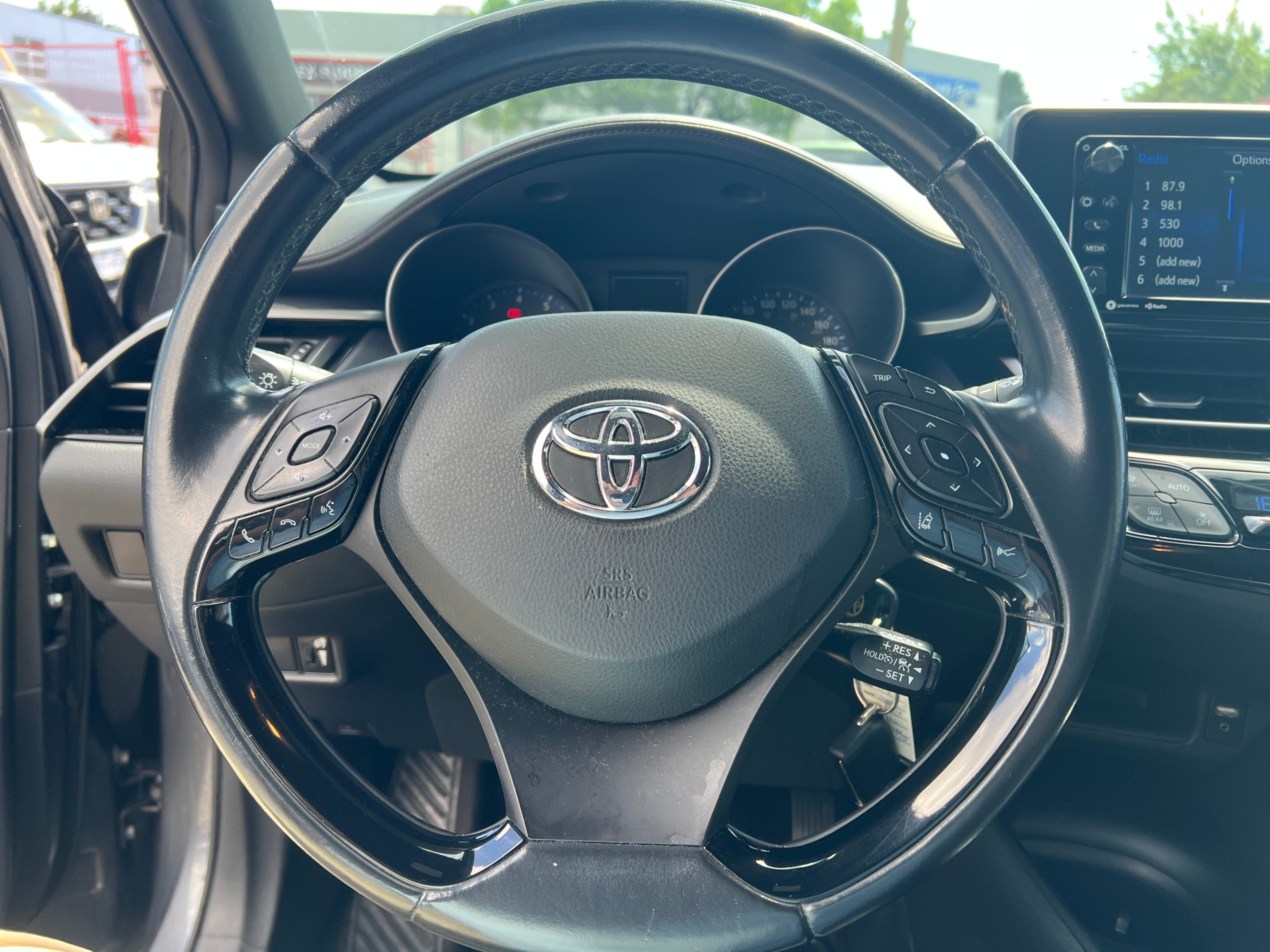 2018 Toyota C-HR FWD XLE, Vancouver, Cash