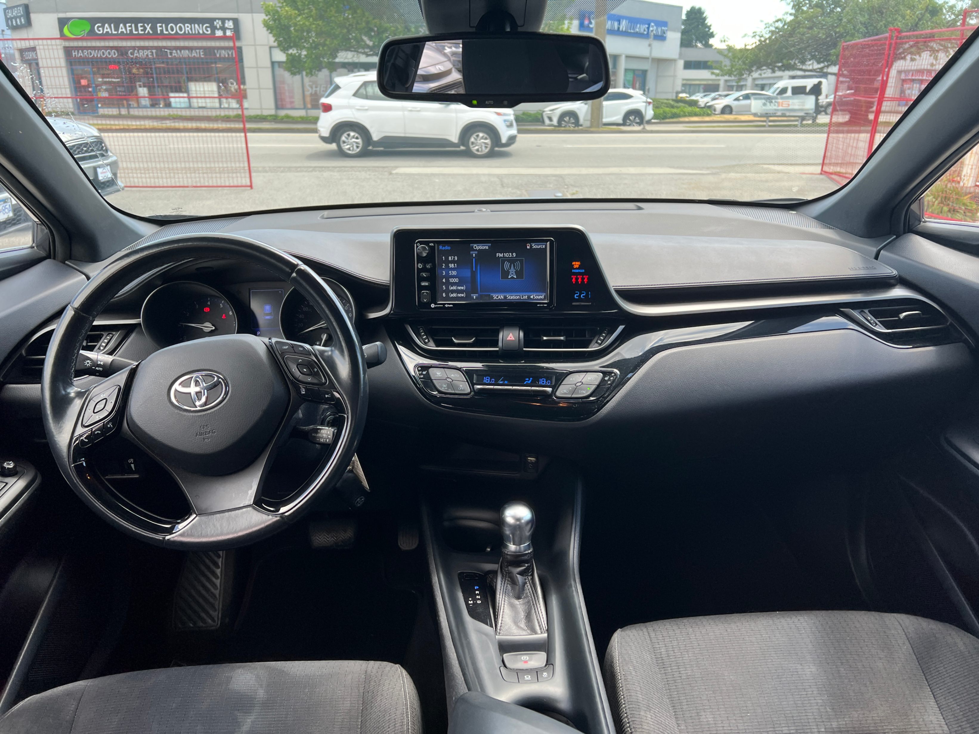 2018 Toyota C-HR FWD XLE, Vancouver, Cash