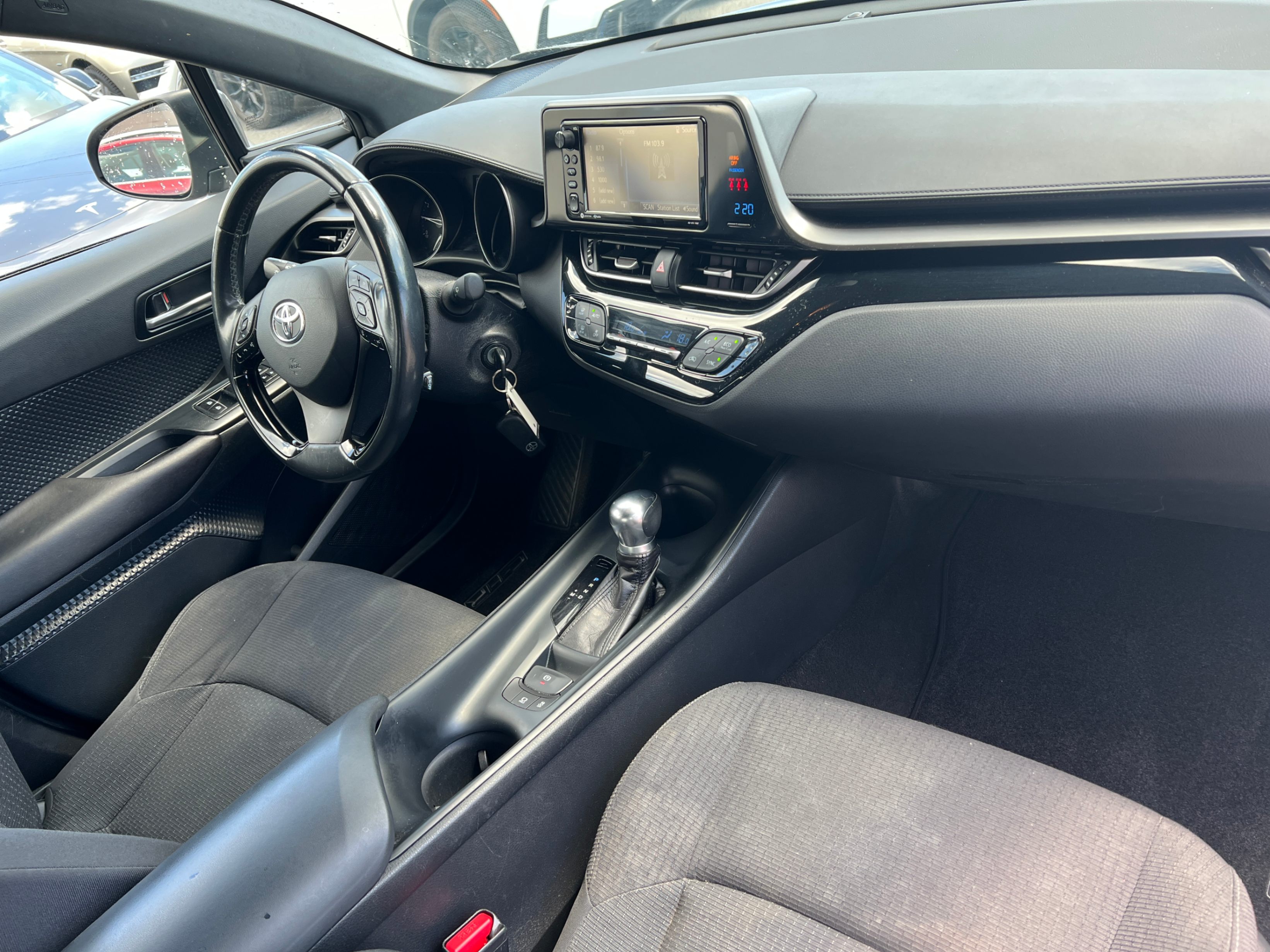 2018 Toyota C-HR FWD XLE, Vancouver, Cash
