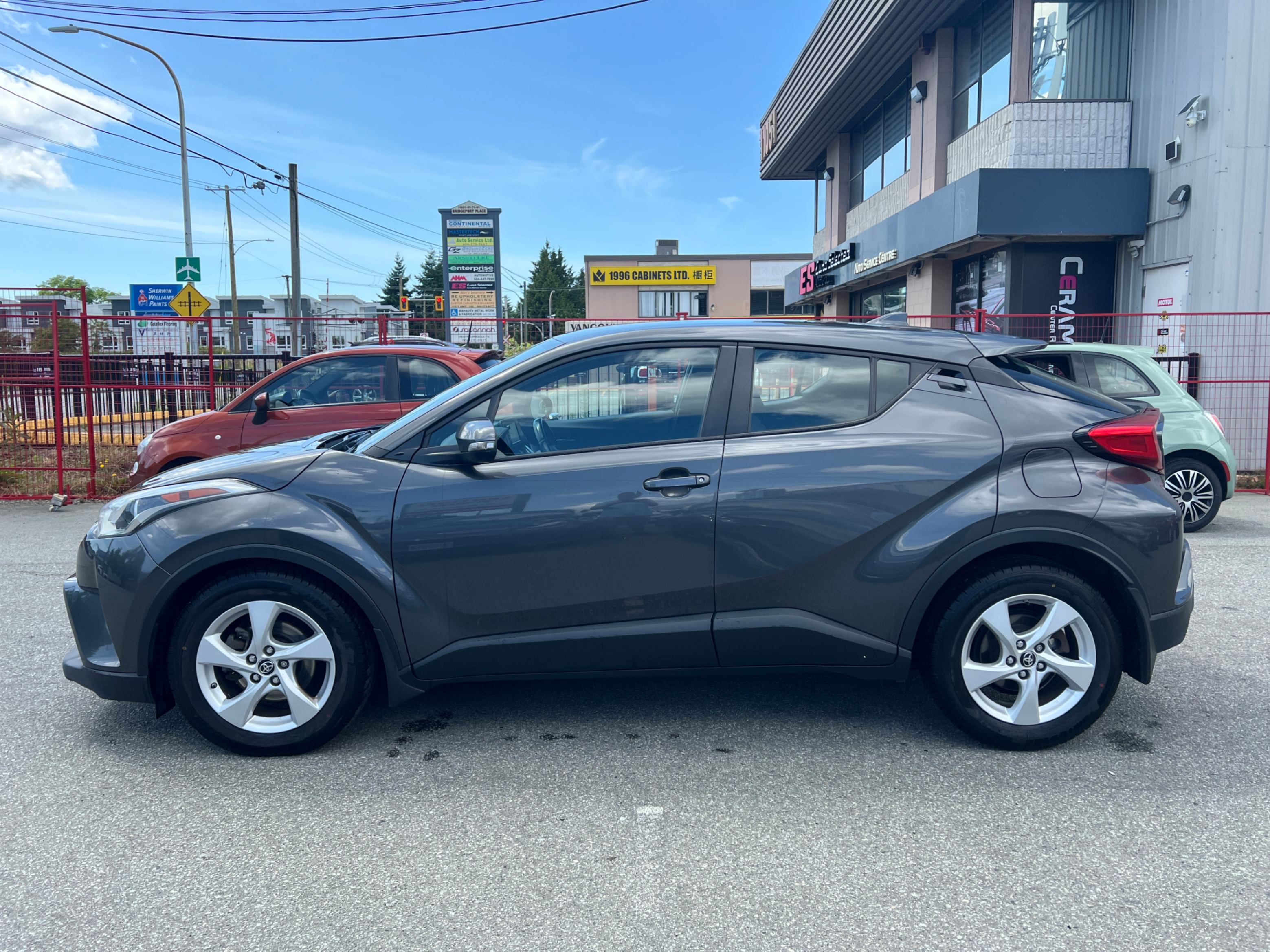 2018 Toyota C-HR FWD XLE, Vancouver, Cash