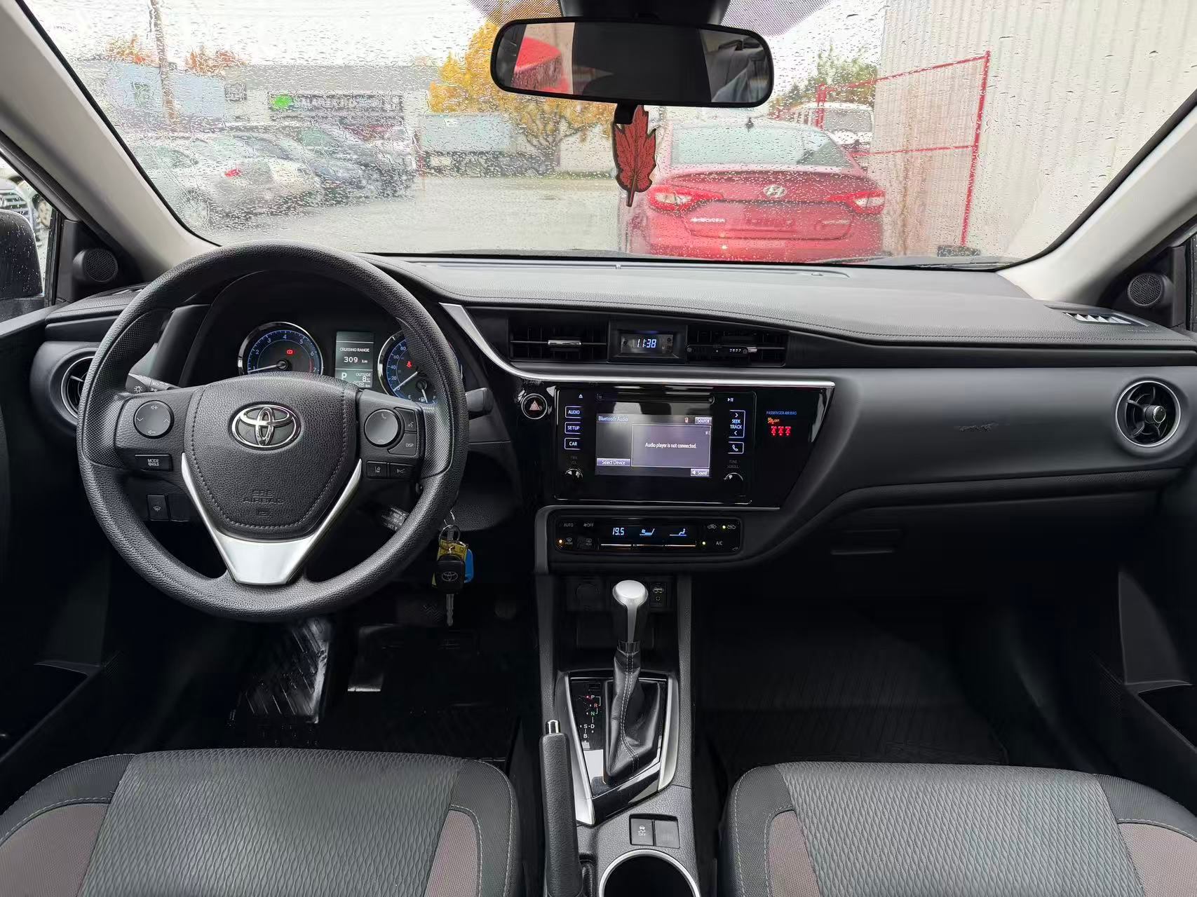 2018 Toyota Corolla LE. LOCAL BC VEHICLE., Vancouver, Cash