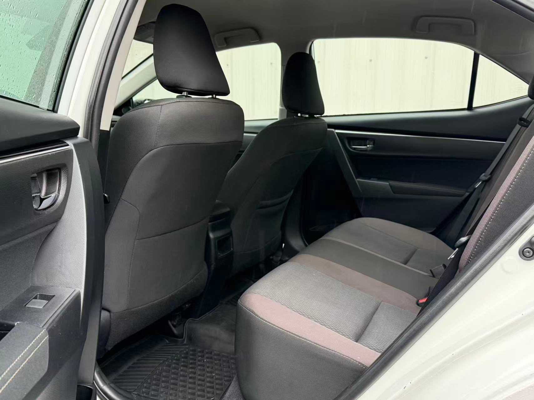 2018 Toyota Corolla LE. LOCAL BC VEHICLE., Vancouver, Cash