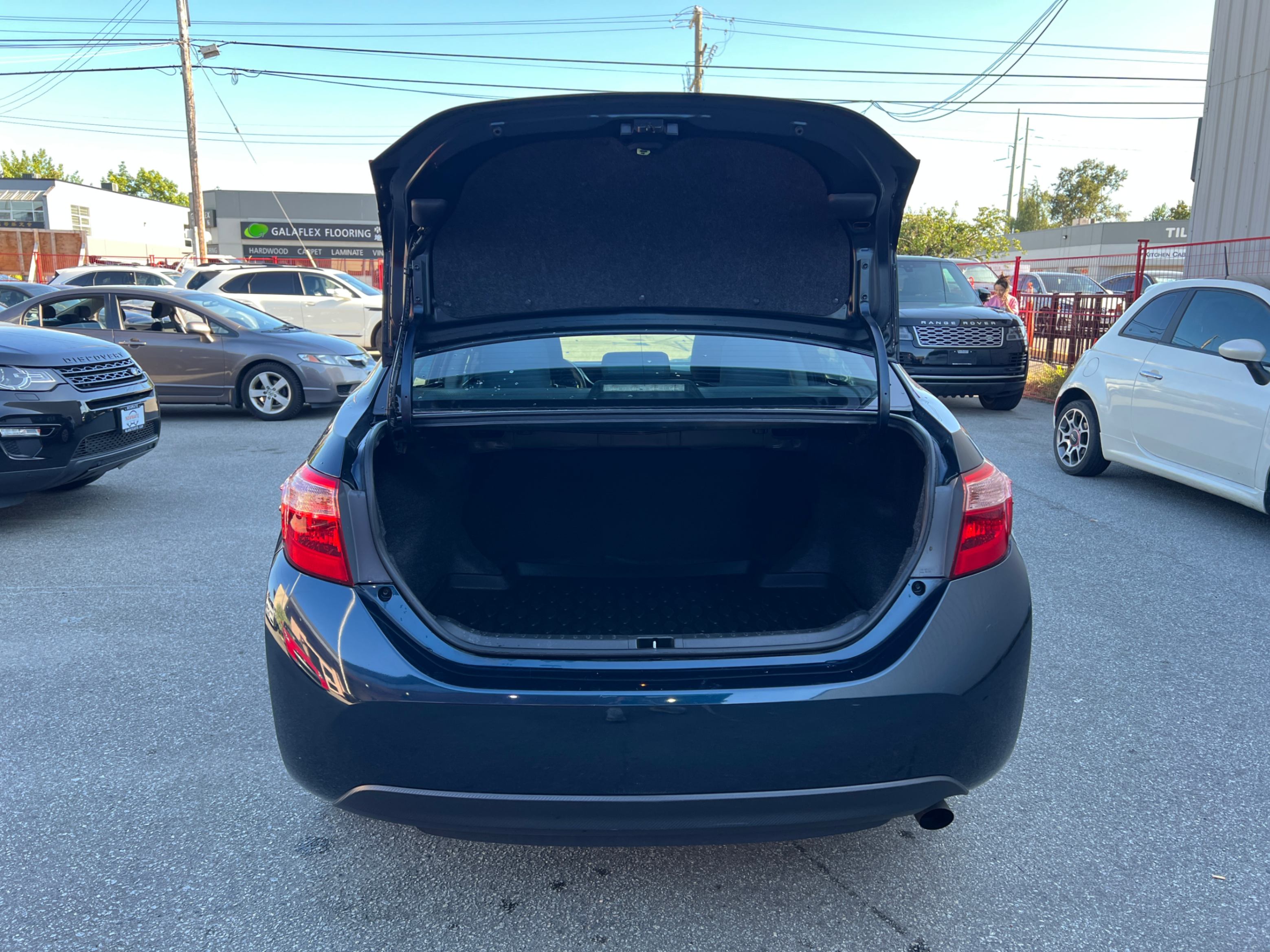 2018 Toyota Corolla LE. BC LOCAL VEHICLE., Vancouver, Cash