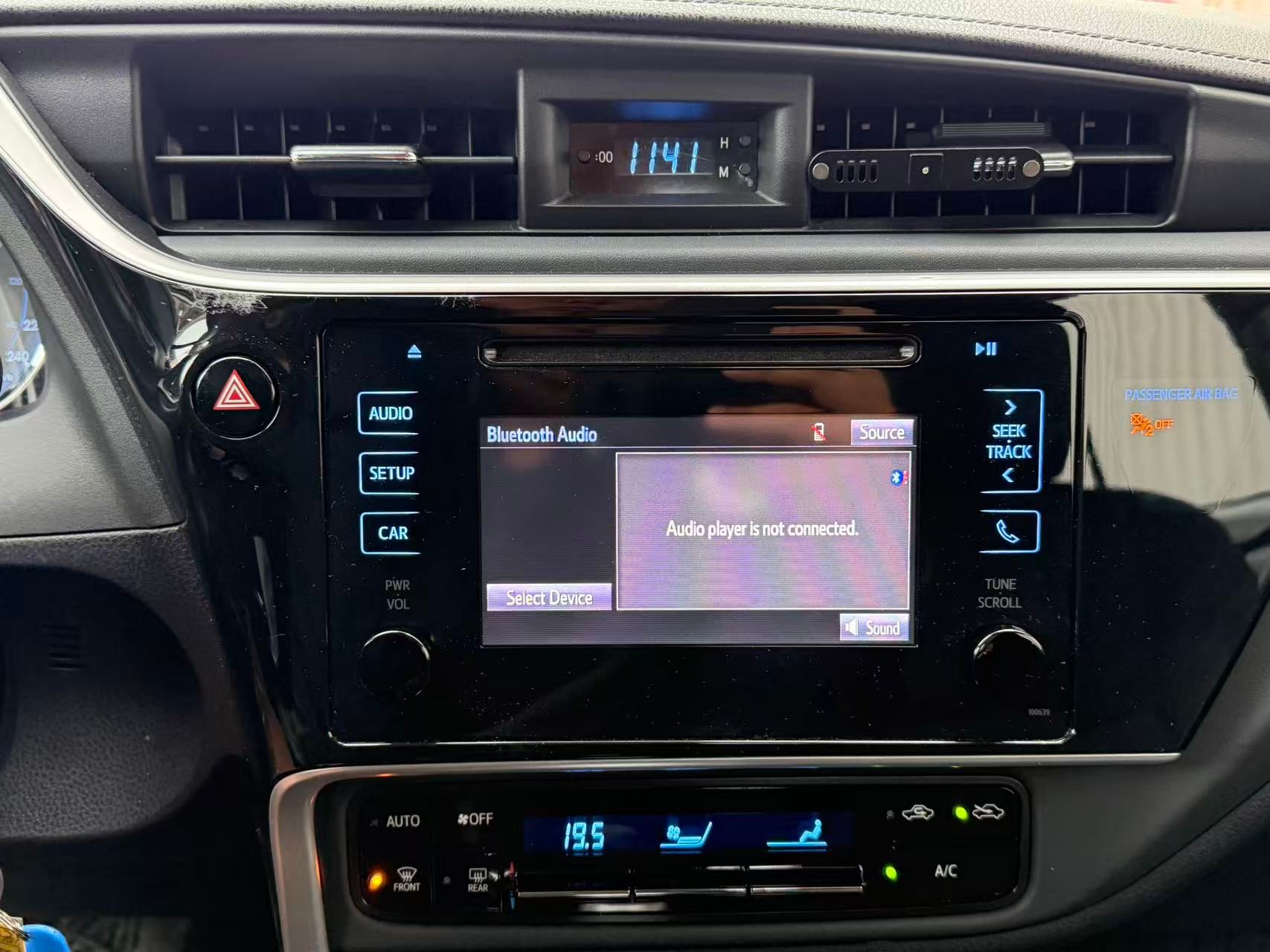 2018 Toyota Corolla LE. LOCAL BC VEHICLE., Vancouver, Cash