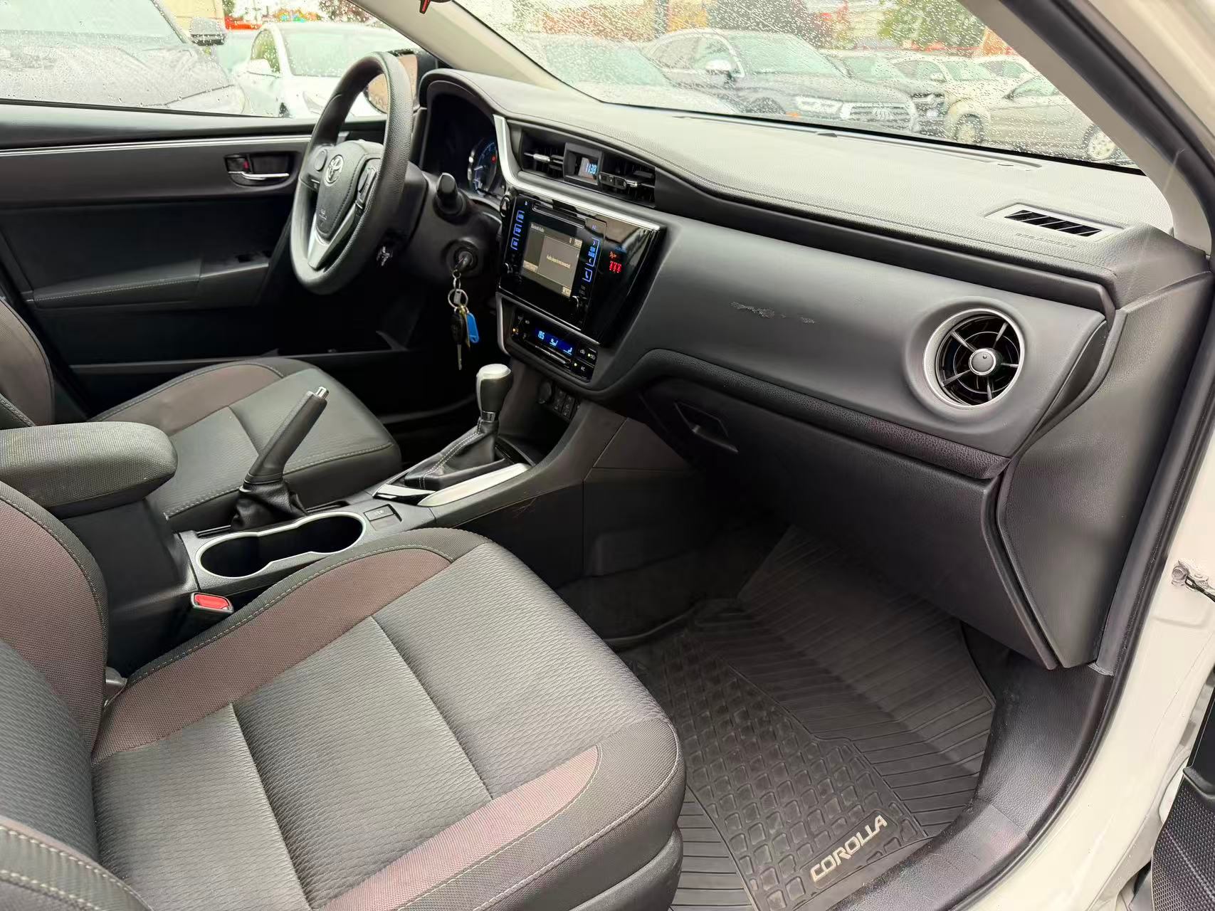 2018 Toyota Corolla LE. LOCAL BC VEHICLE., Vancouver, Cash