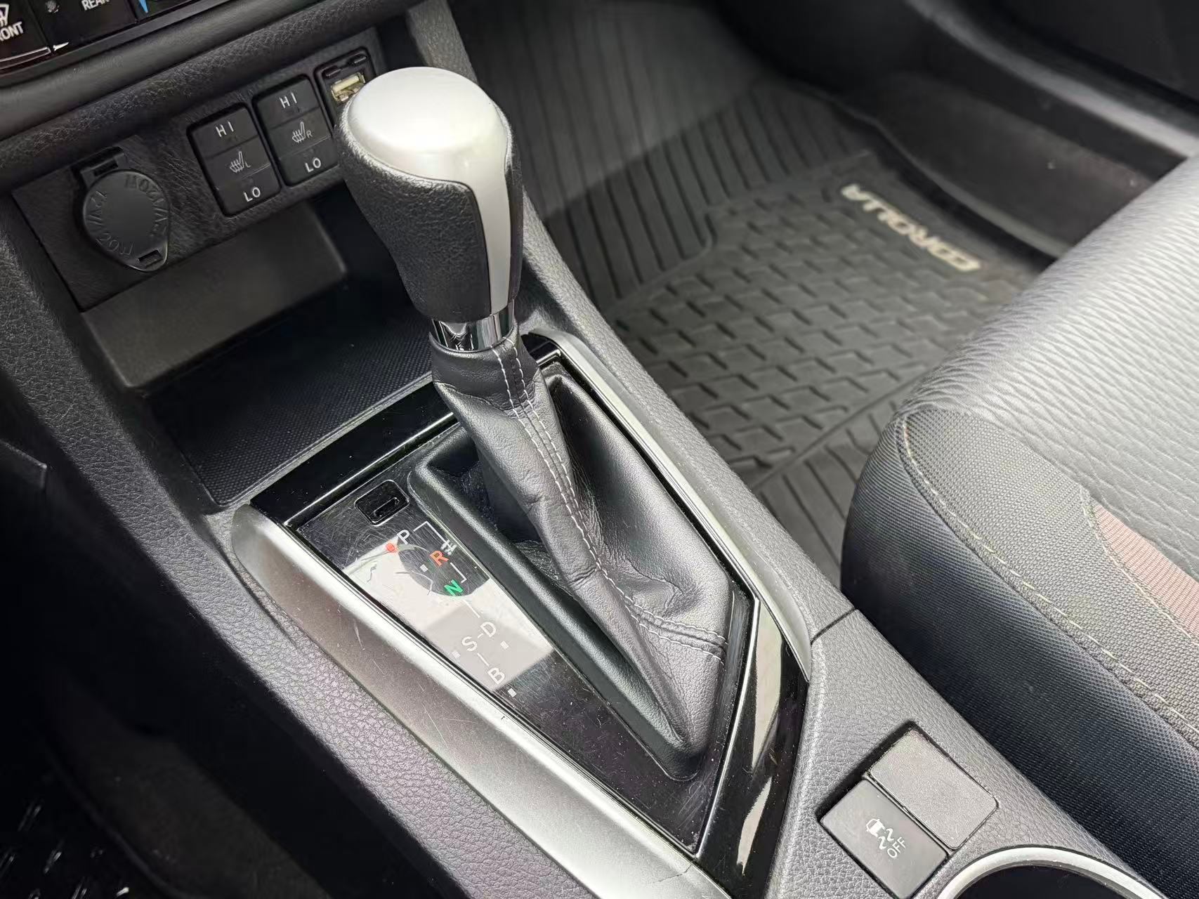 2018 Toyota Corolla LE. LOCAL BC VEHICLE., Vancouver, Cash