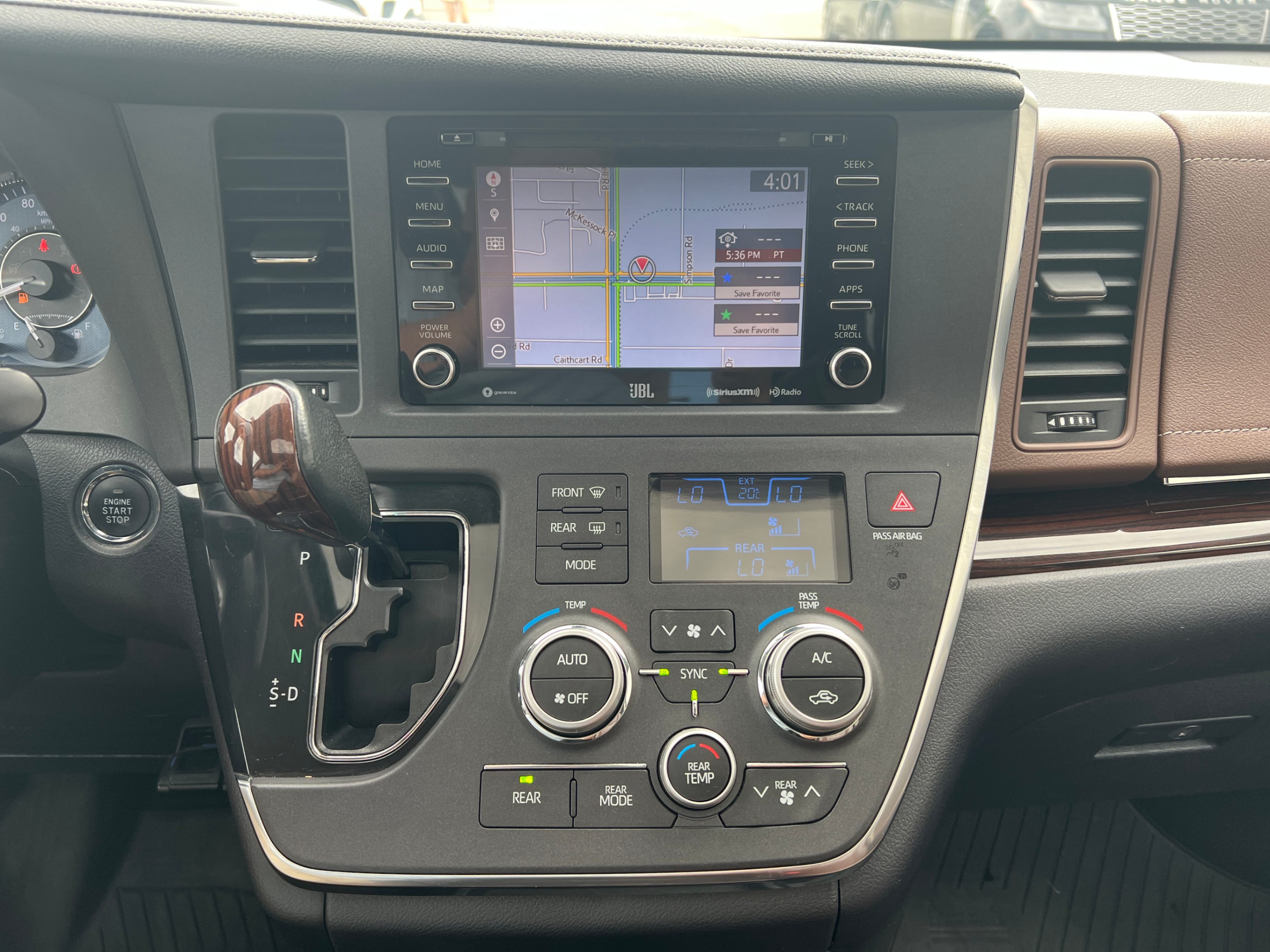 2018 Toyota Sienna LIMITED 7-Passenger AWD. FULLY LOADED. BC LOCAL VEHICLE., Vancouver, Cash