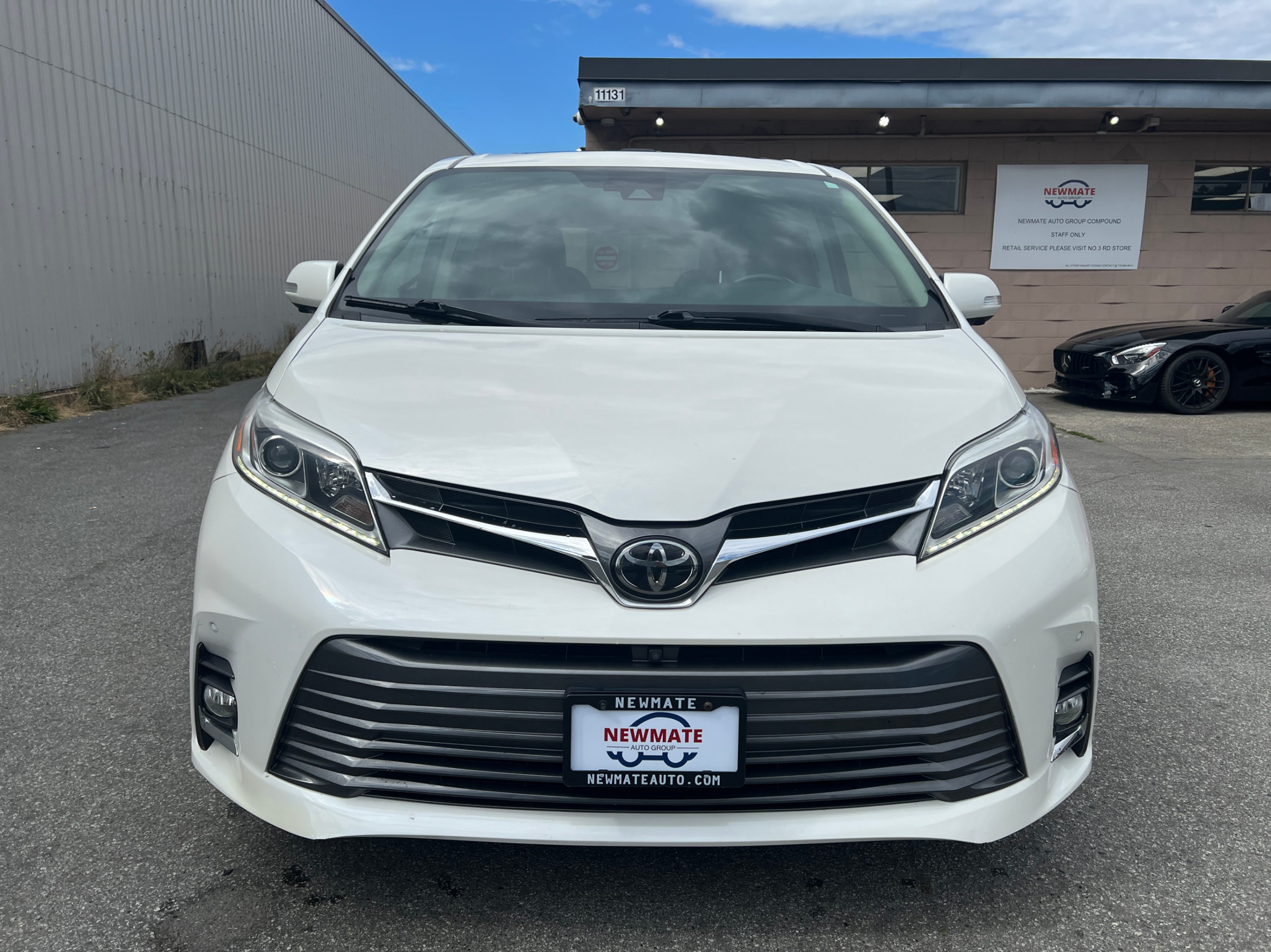 2018 Toyota Sienna LIMITED 7-Passenger AWD. FULLY LOADED. BC LOCAL VEHICLE., Vancouver, Cash