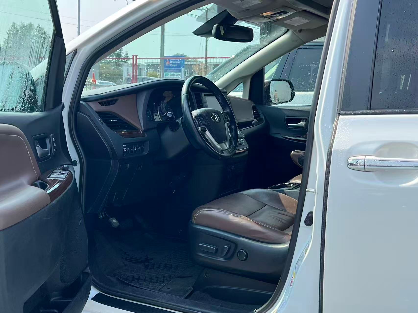 2018 Toyota Sienna XLE 7-Passenger AWD, 温哥华, 全款车