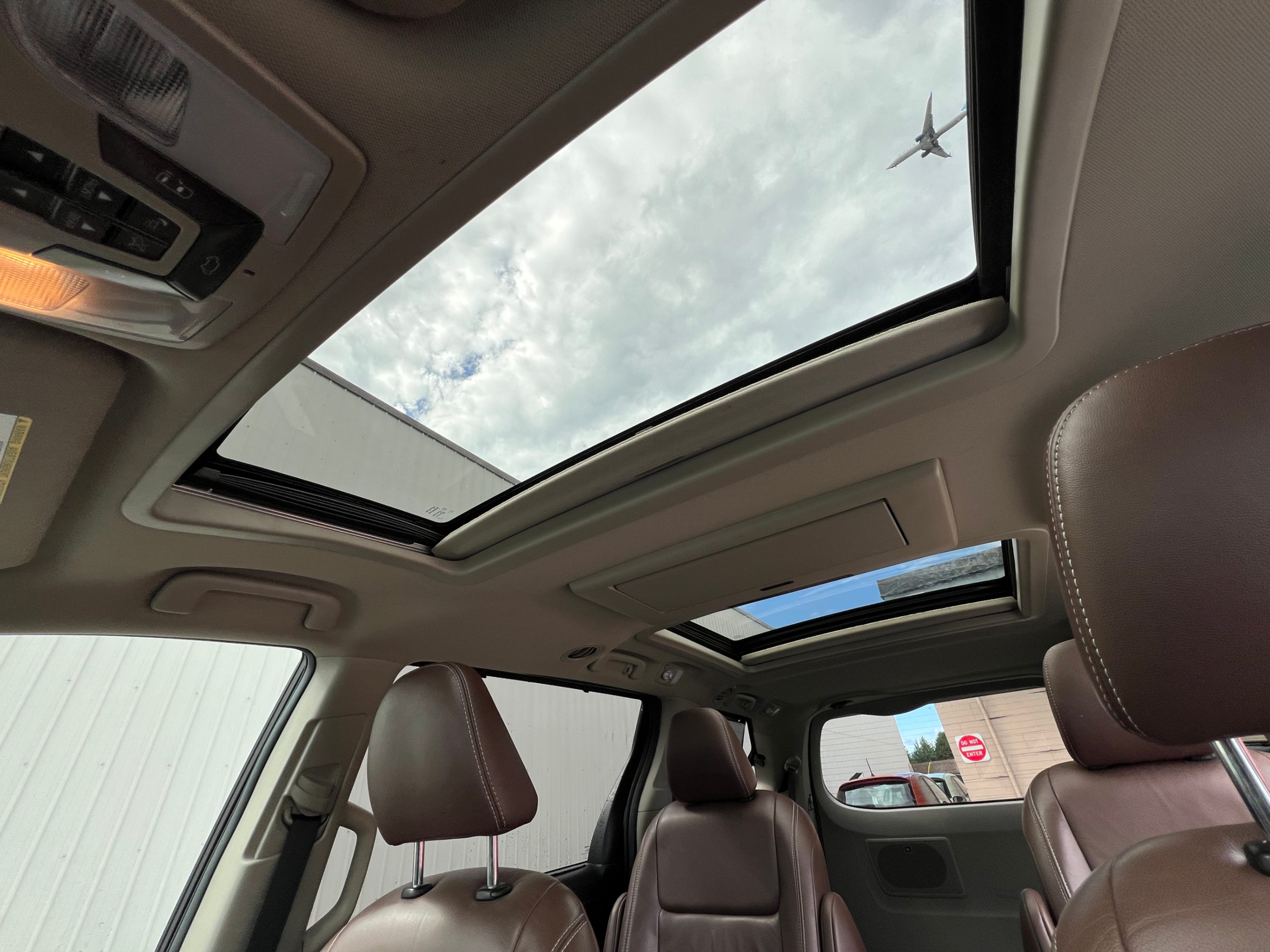 2018 Toyota Sienna LIMITED 7-Passenger AWD. FULLY LOADED. BC LOCAL VEHICLE., Vancouver, Cash