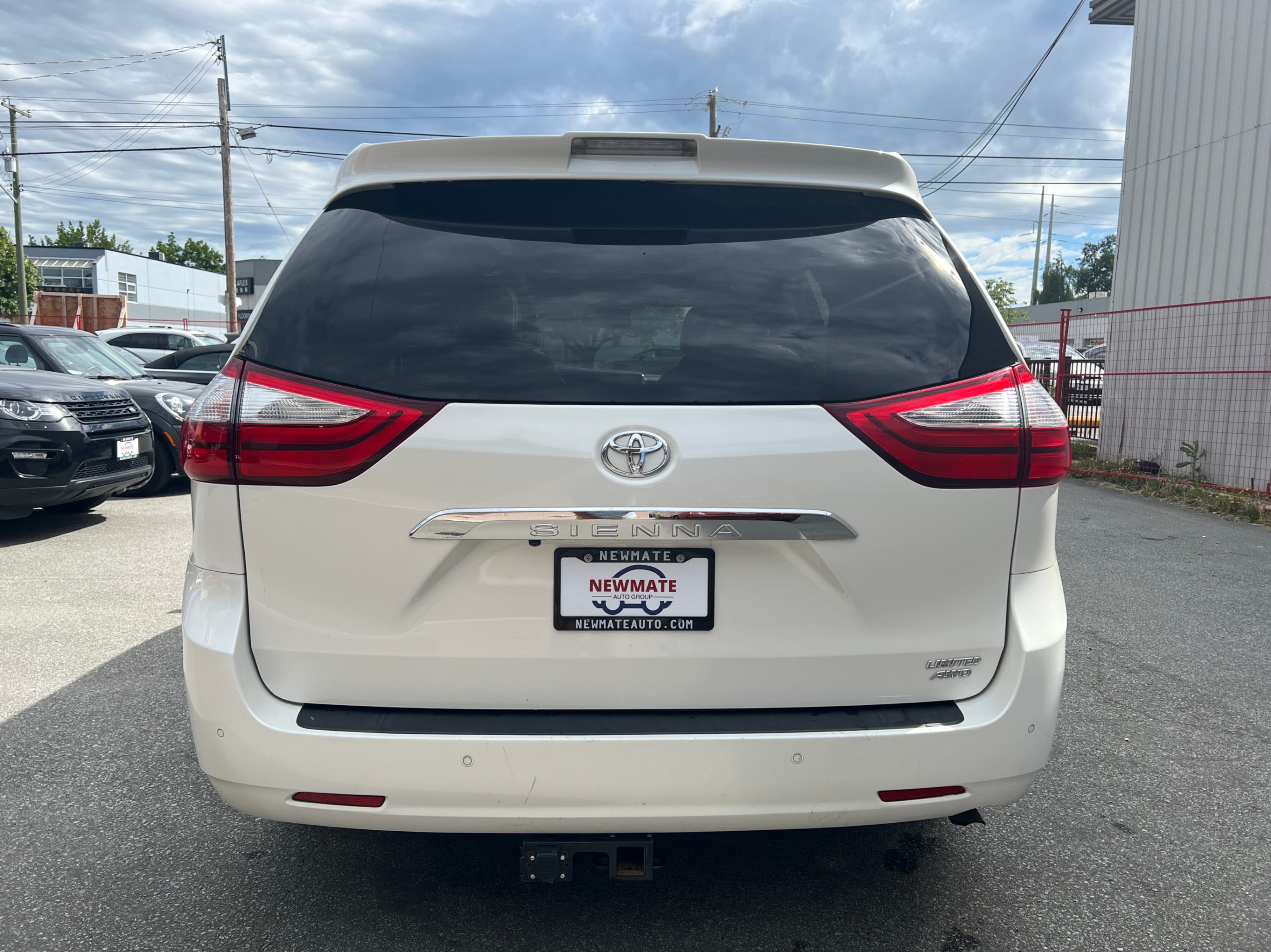 2018 Toyota Sienna LIMITED 7-Passenger AWD. FULLY LOADED. BC LOCAL VEHICLE., Vancouver, Cash