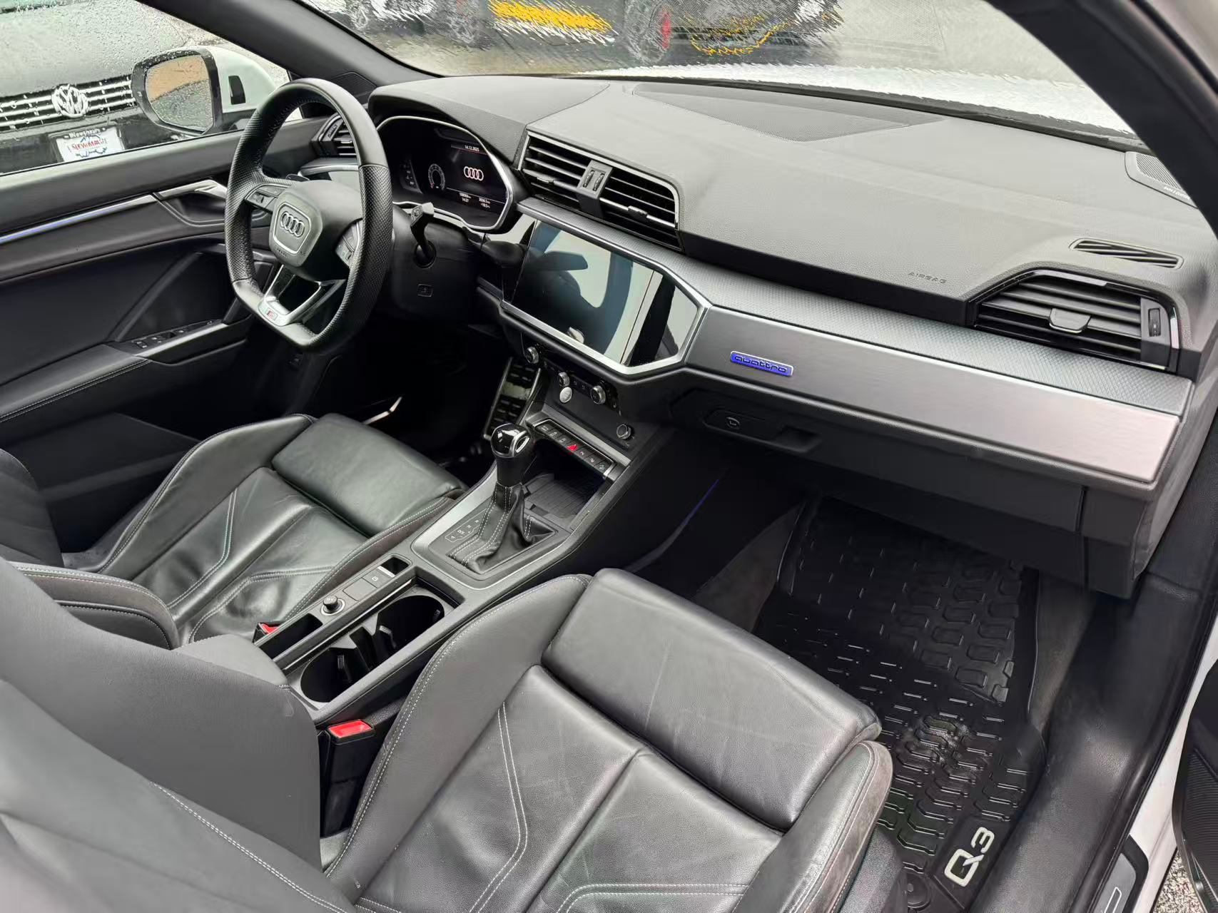 2019 Audi Q3 2.0 TFSI quattro Technik Tiptronic. LOCAL BC VEHICLE., Vancouver, Cash