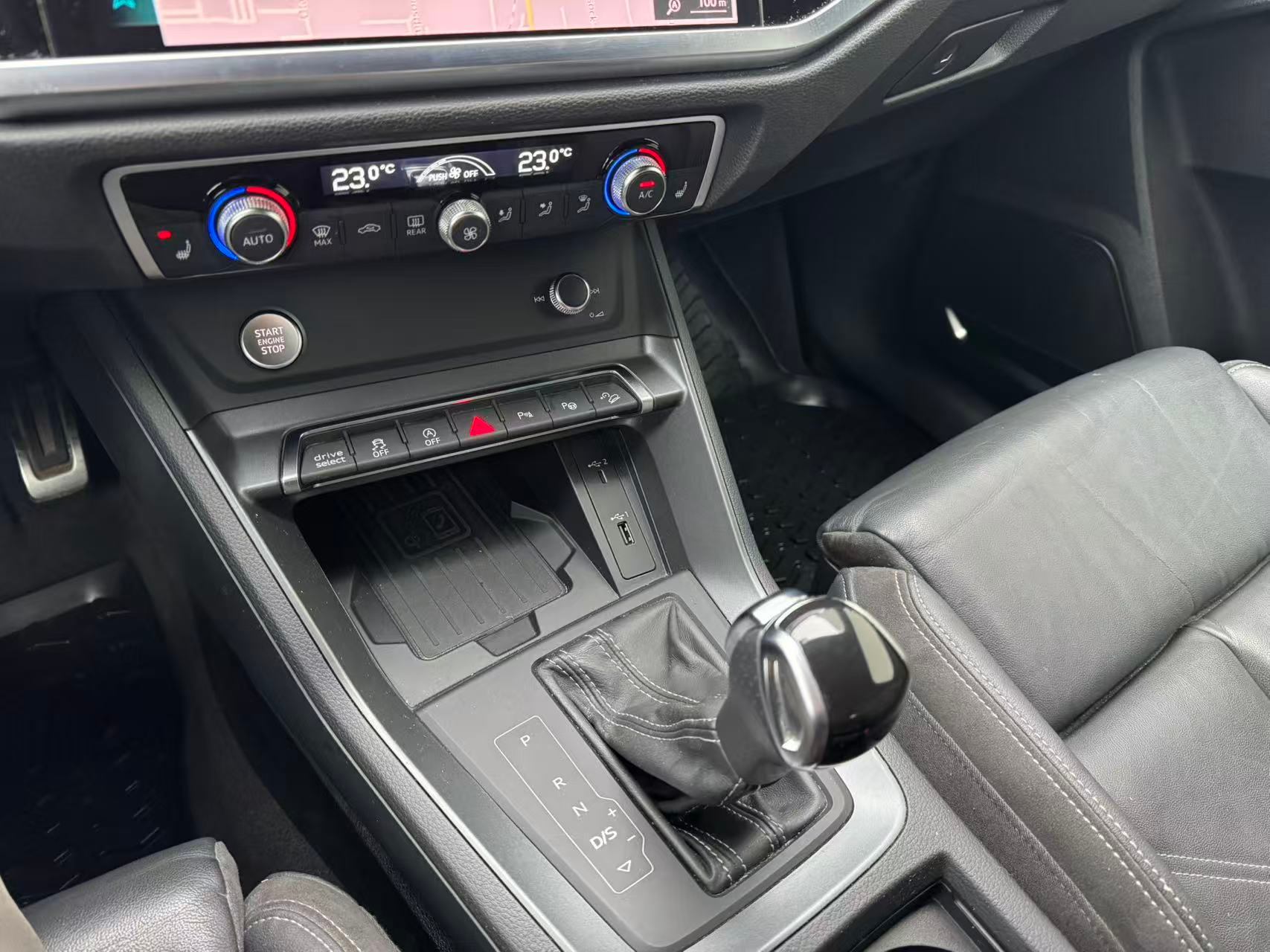 2019 Audi Q3 2.0 TFSI quattro Technik Tiptronic. LOCAL BC VEHICLE., Vancouver, Cash