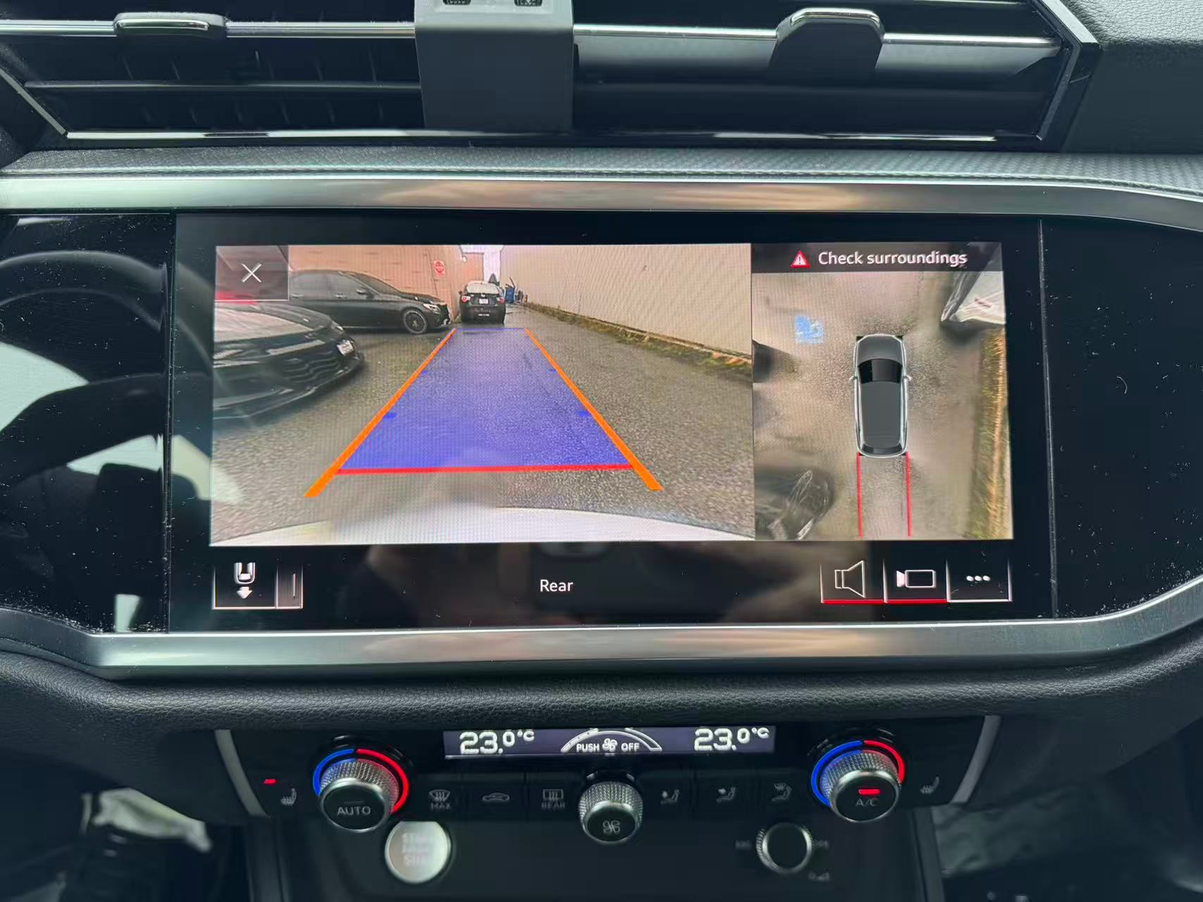 2019 Audi Q3 2.0 TFSI quattro Technik Tiptronic. LOCAL BC VEHICLE., Vancouver, Cash