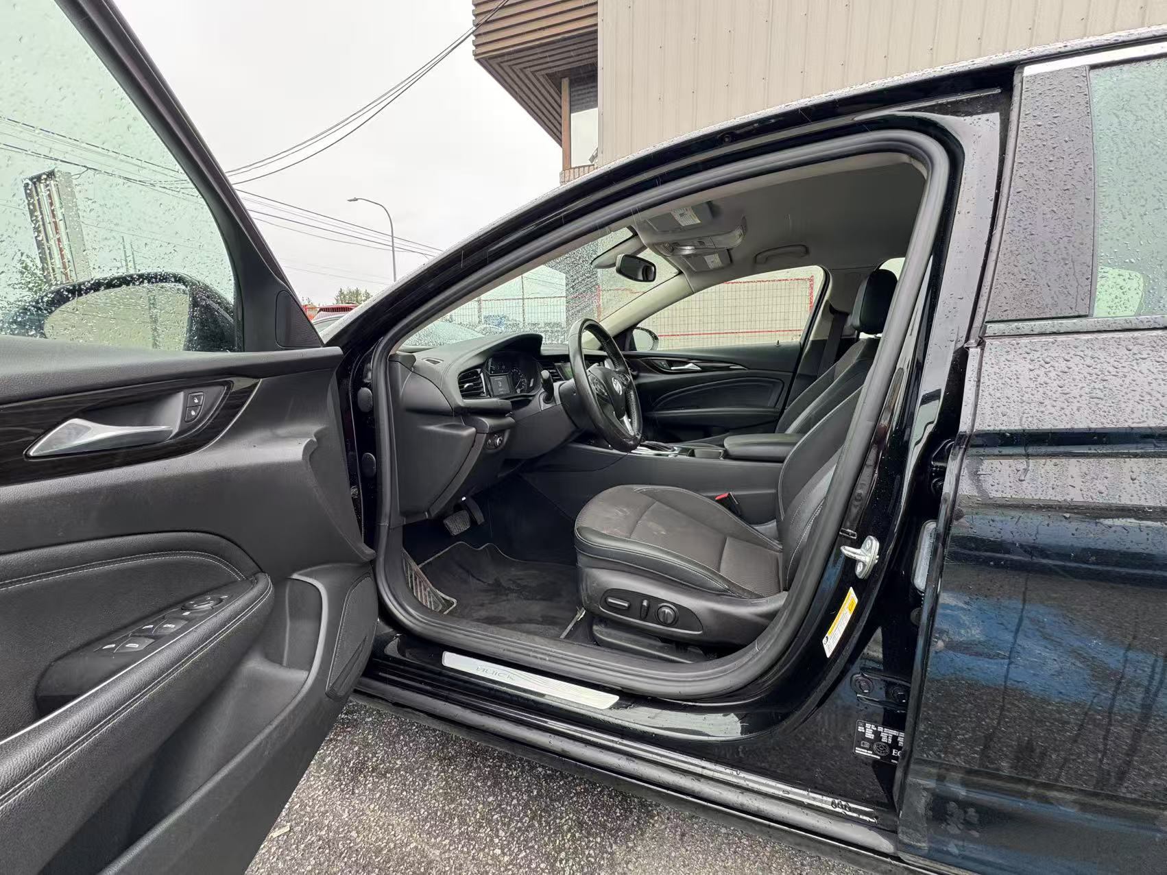 2019 Buick Regal Sportback 4dr Sdn Preferred II. NO ACCIDENTS. FULL SERVICED., Vancouver, Cash