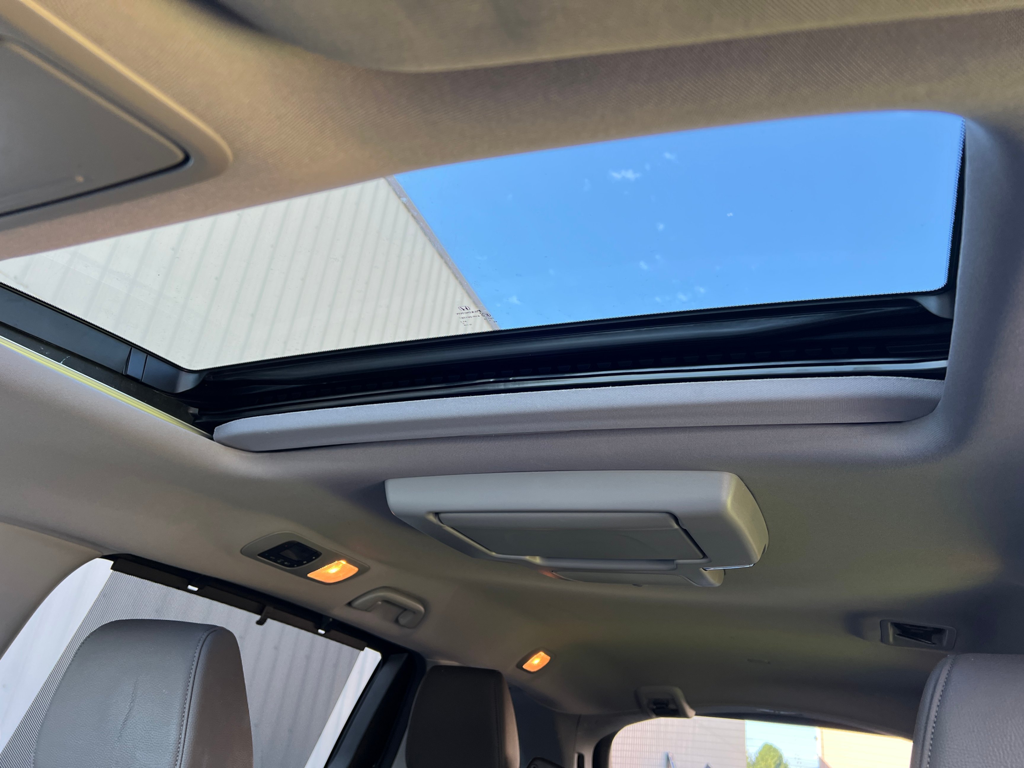 2019 Honda Odyssey Touring Auto. NO ACCIDENTS., Vancouver, Cash