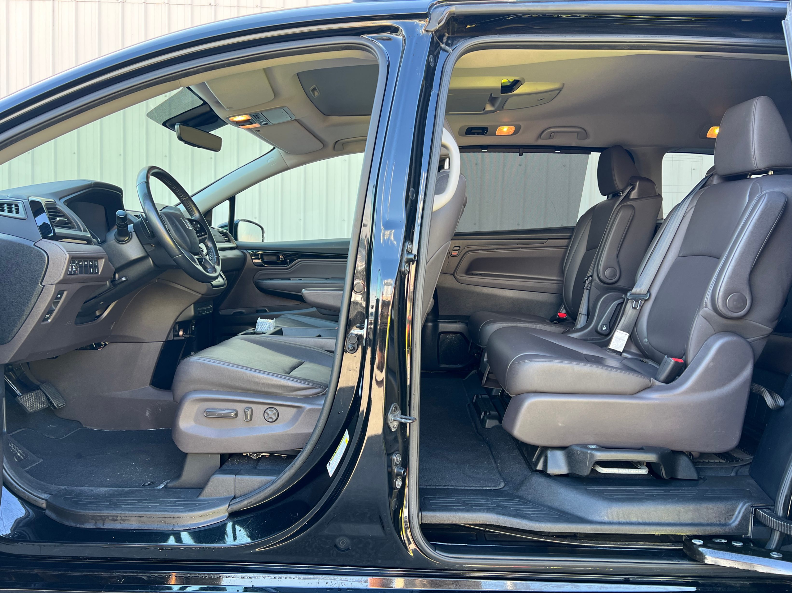 2019 Honda Odyssey Touring Auto. NO ACCIDENTS., Vancouver, Cash