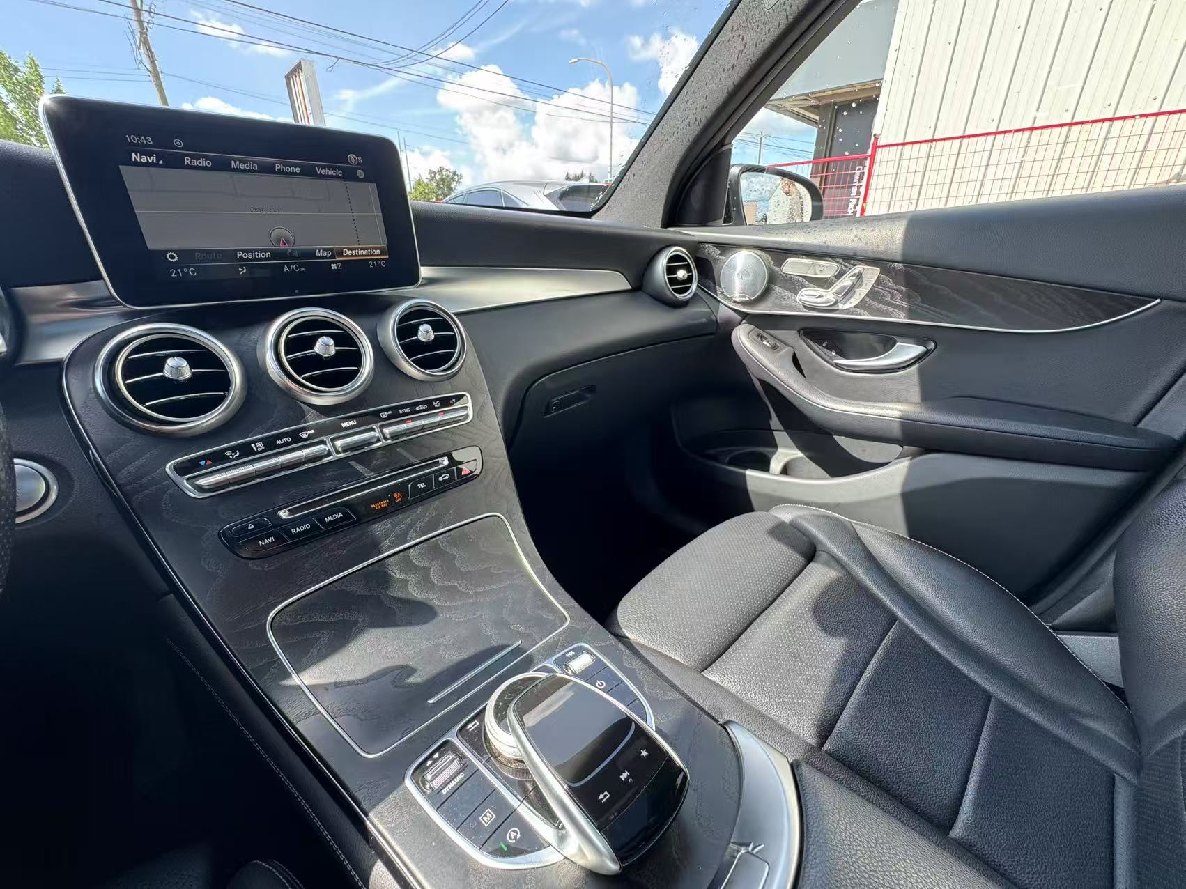 2019 Mercedes-Benz GLC-class GLC 300 4MATIC SUV. AMG PACKAGE. FULL SERVICE RECORD., Vancouver, Cash